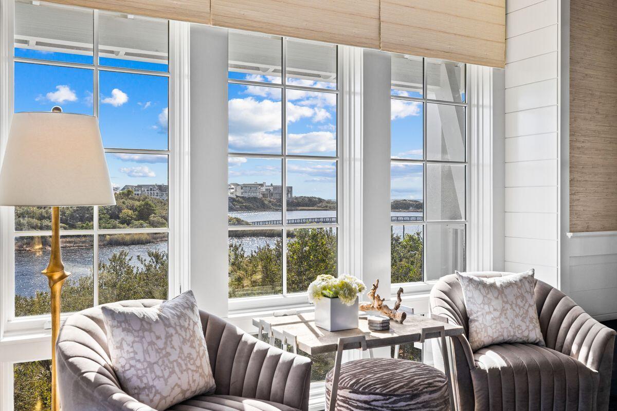 24 N Lake Bridge Lane