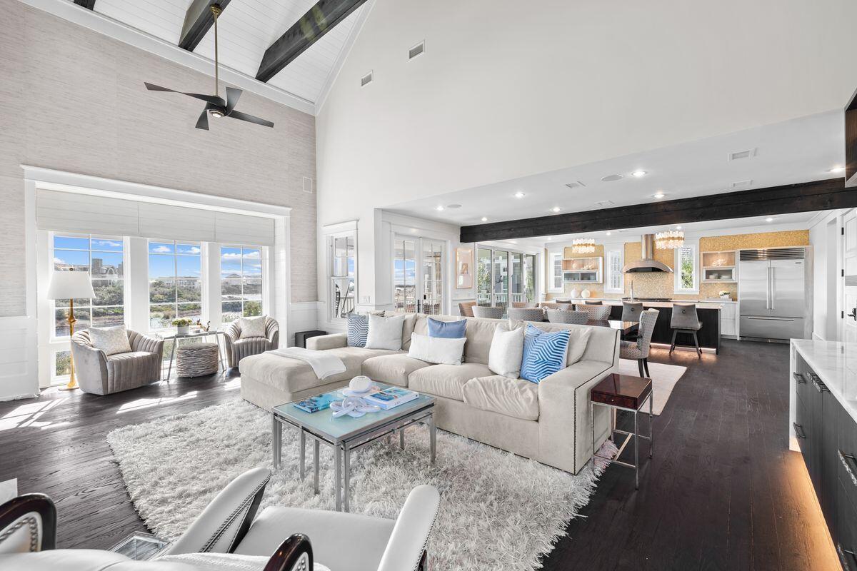 24 N Lake Bridge Lane