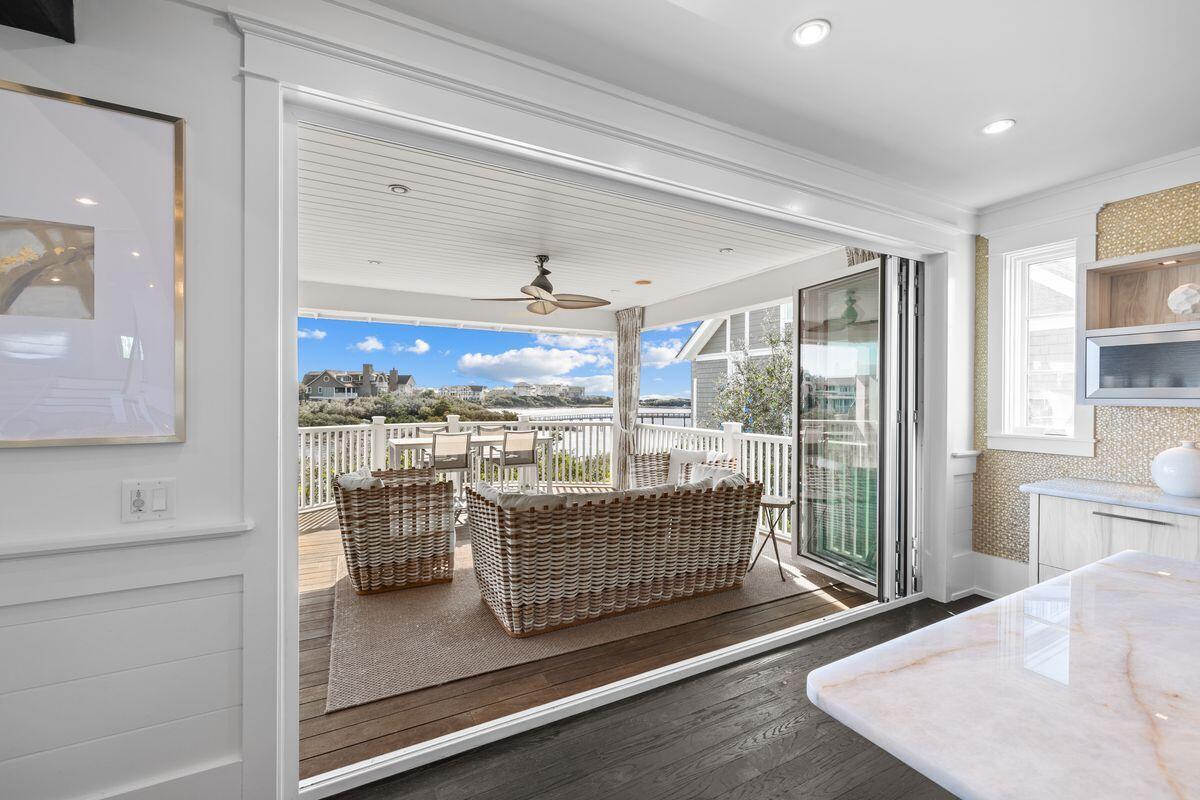 24 N Lake Bridge Lane