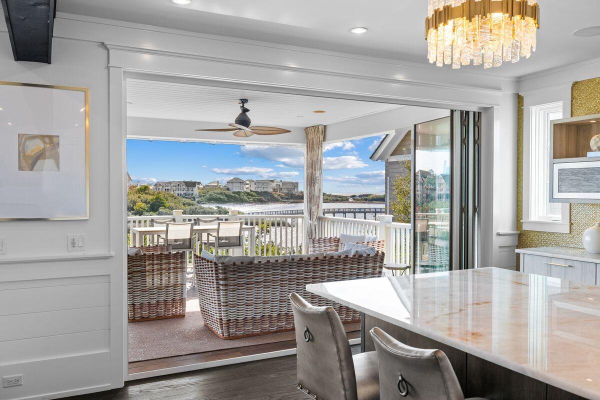 24 N Lake Bridge Lane