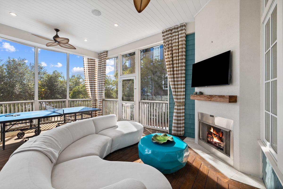 24 N Lake Bridge Lane