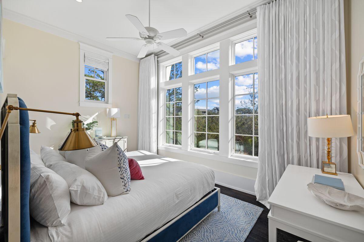 24 N Lake Bridge Lane