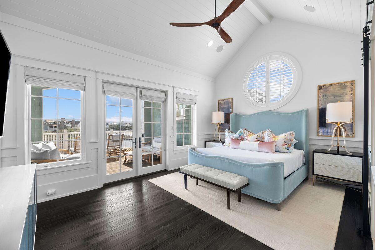 24 N Lake Bridge Lane