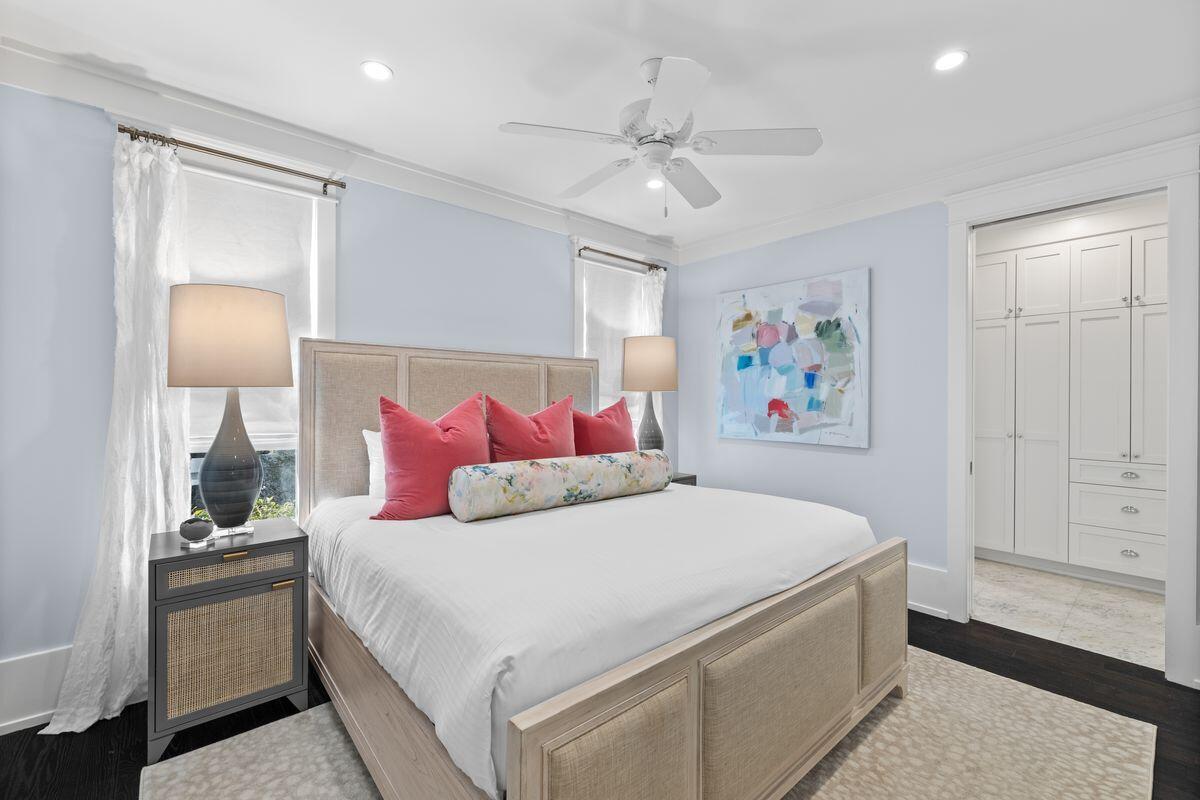 24 N Lake Bridge Lane