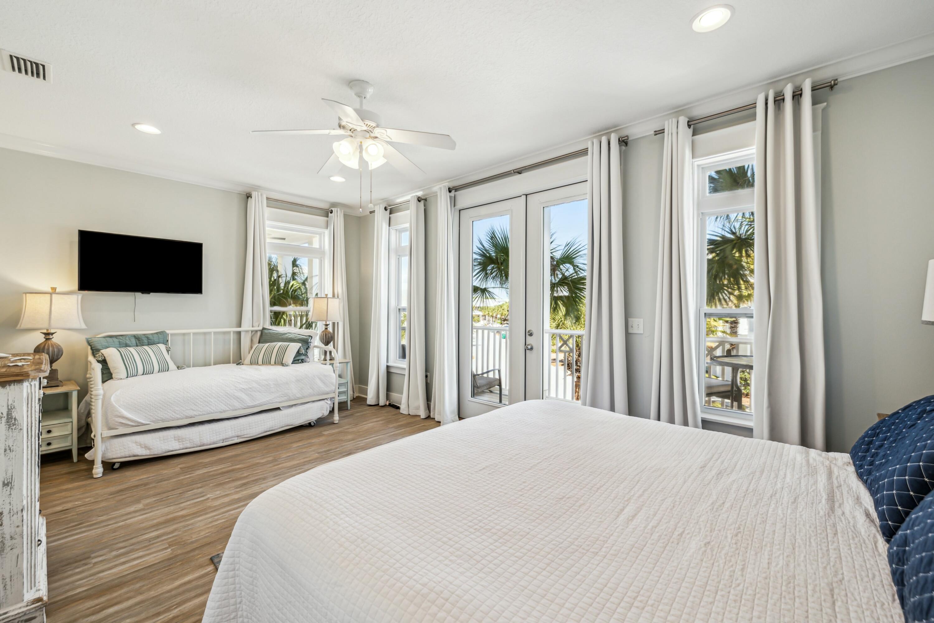 74 Blue Dolphin Loop