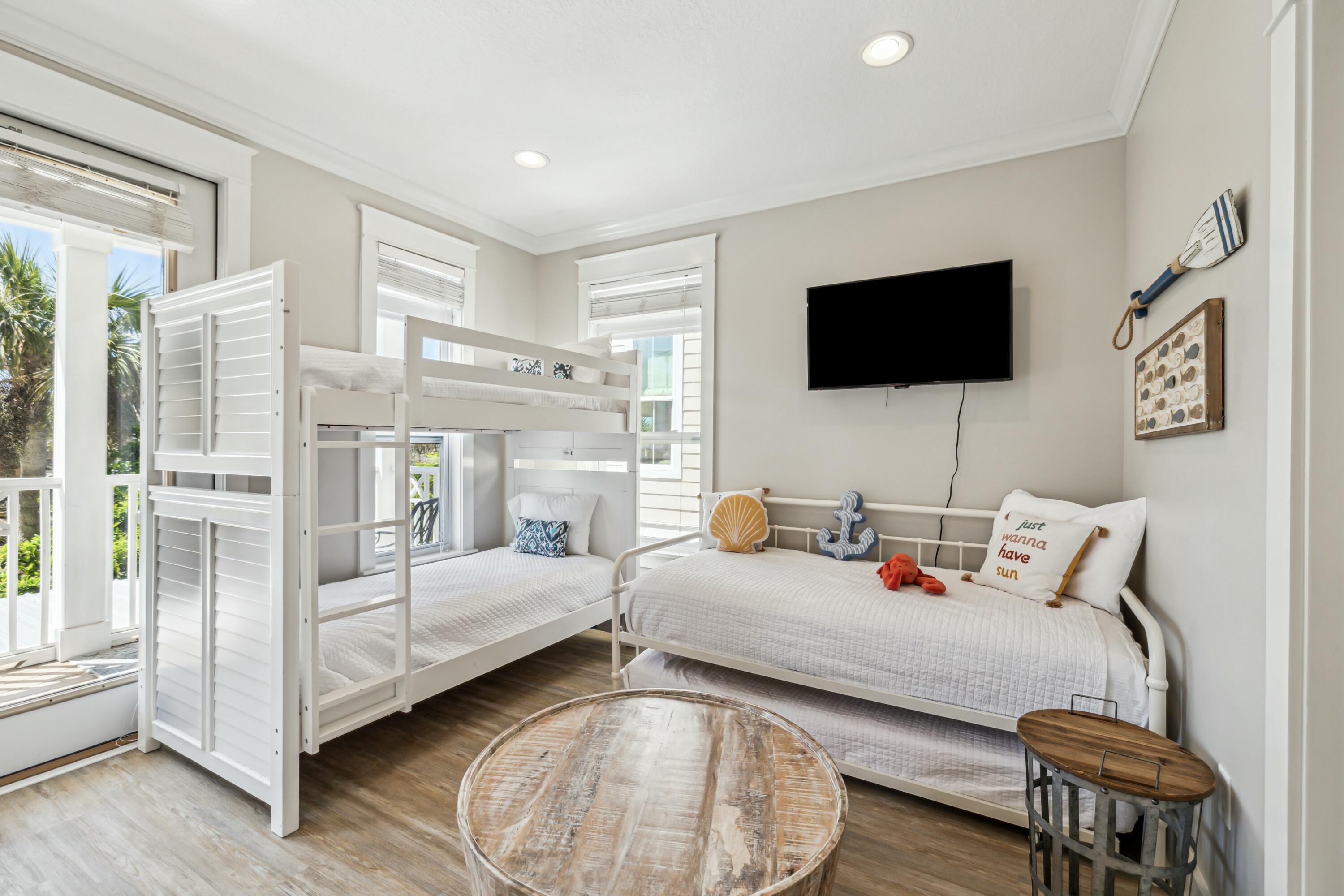 74 Blue Dolphin Loop