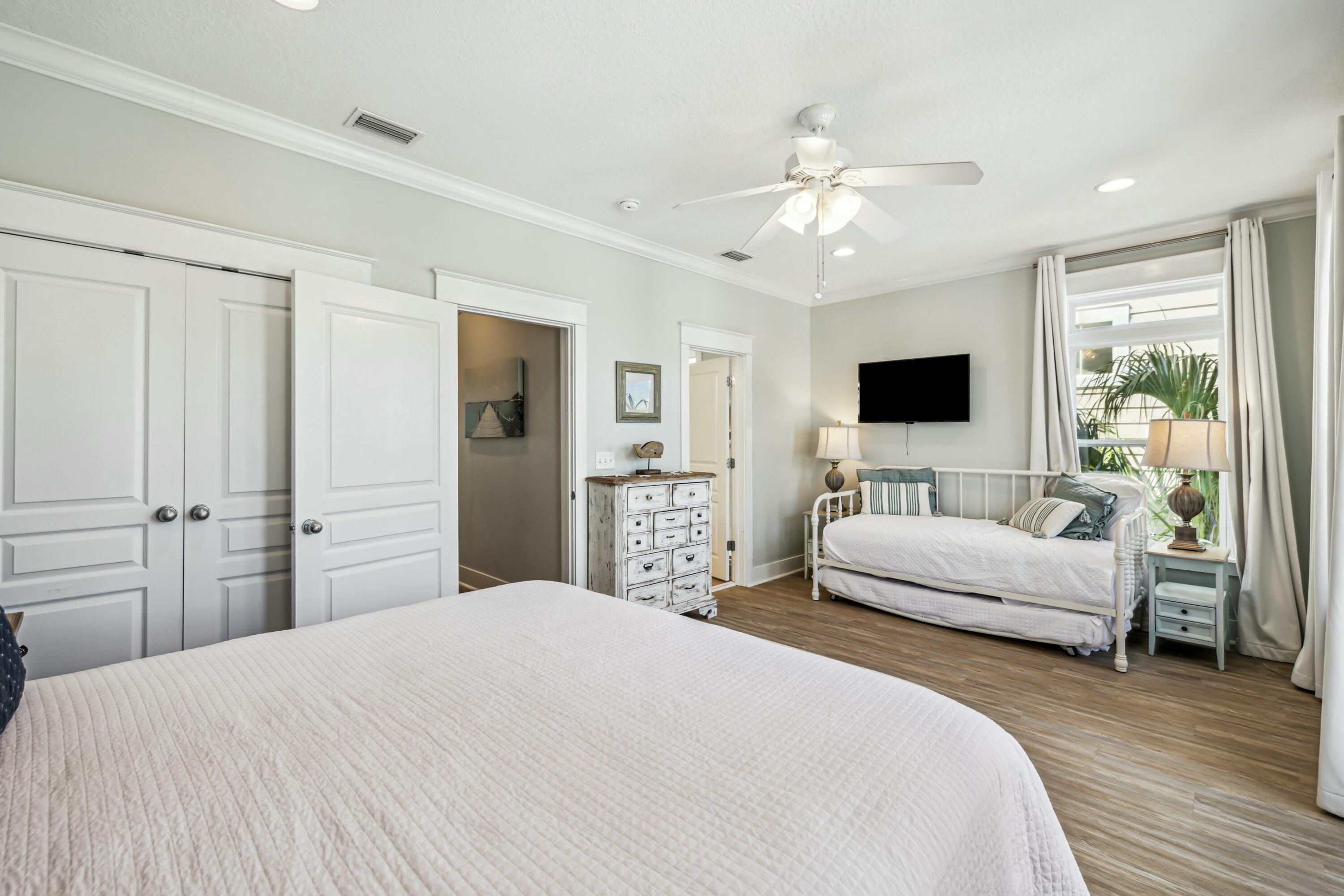 74 Blue Dolphin Loop