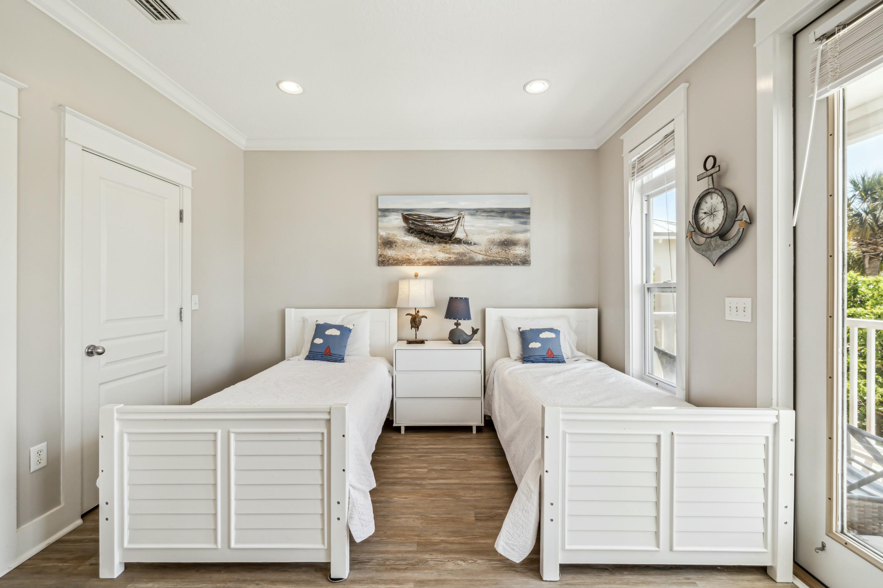 74 Blue Dolphin Loop