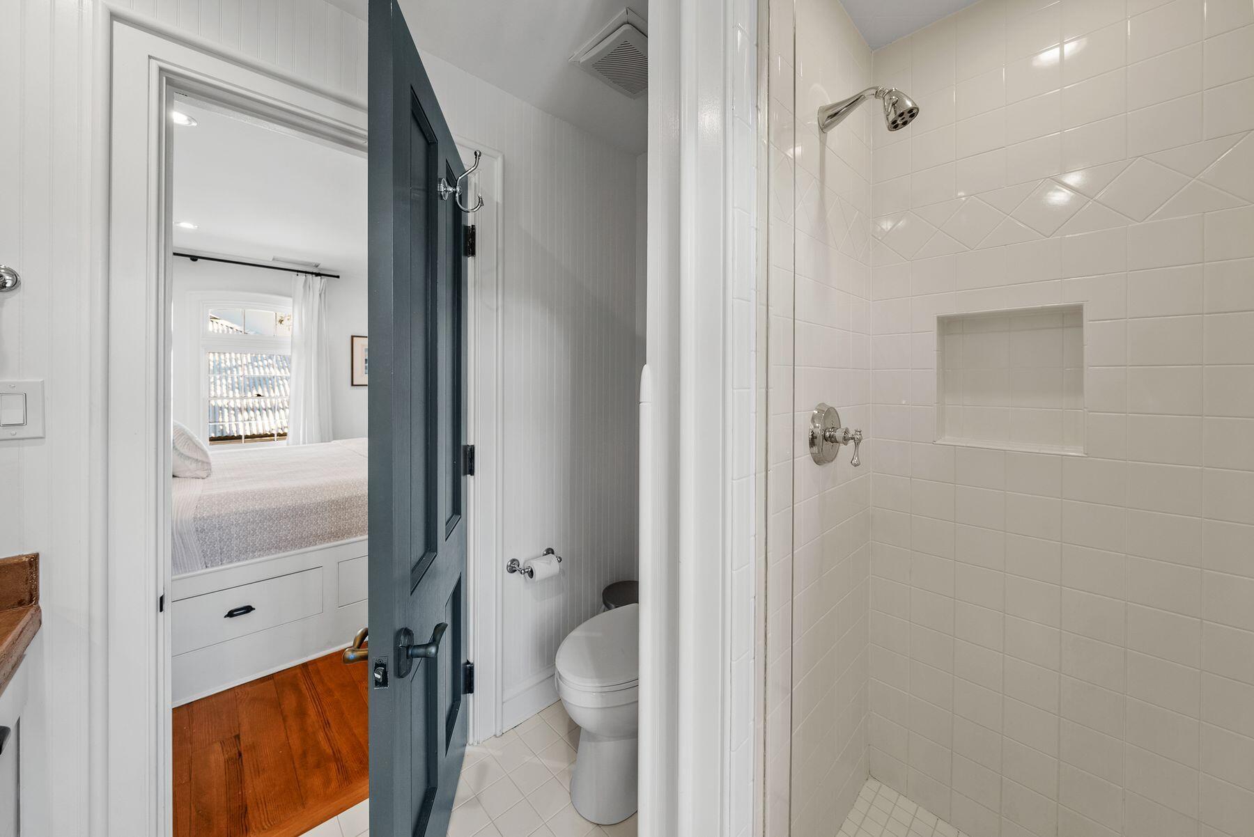 122 W Kingston Road