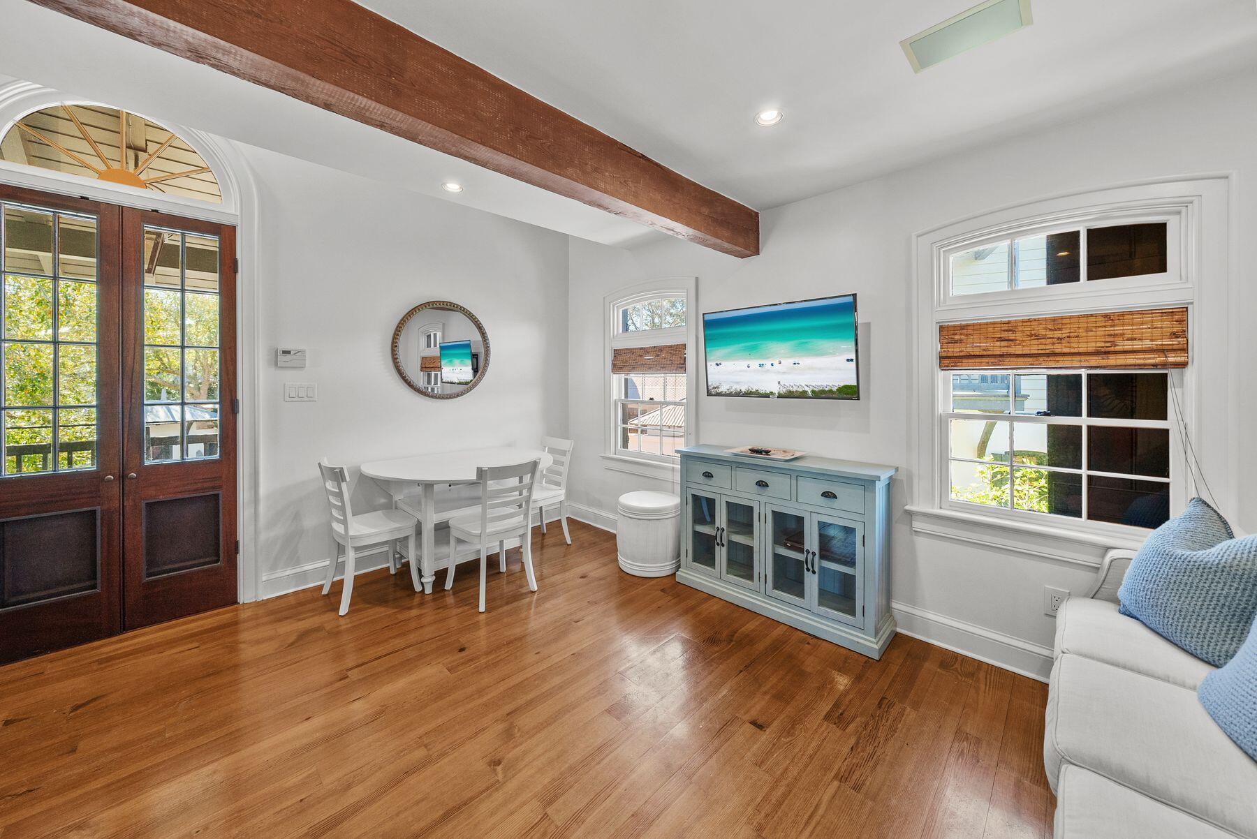 122 W Kingston Road