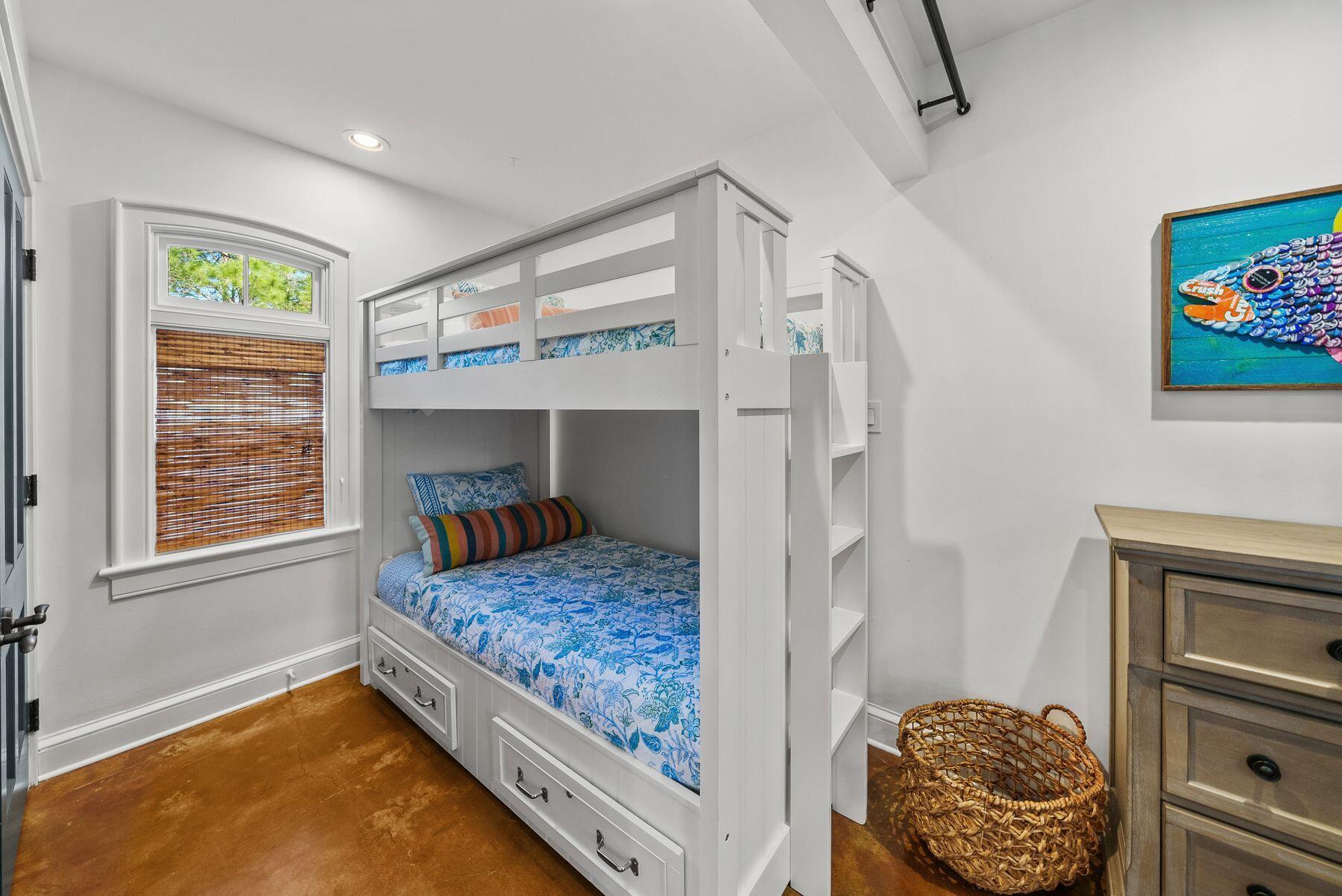 122 W Kingston Road
