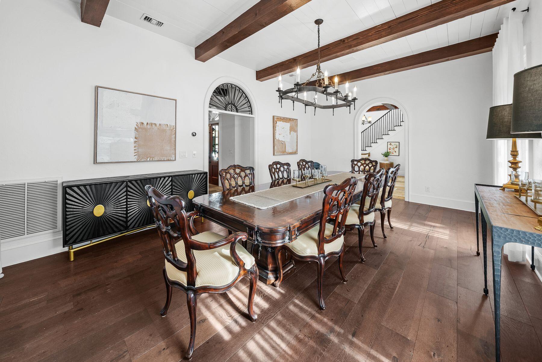 122 W Kingston Road