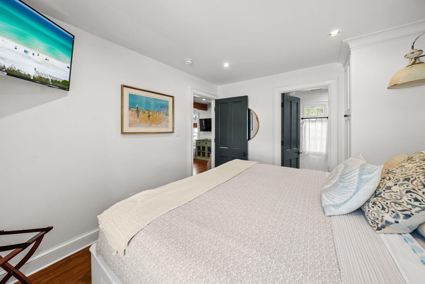 122 W Kingston Road