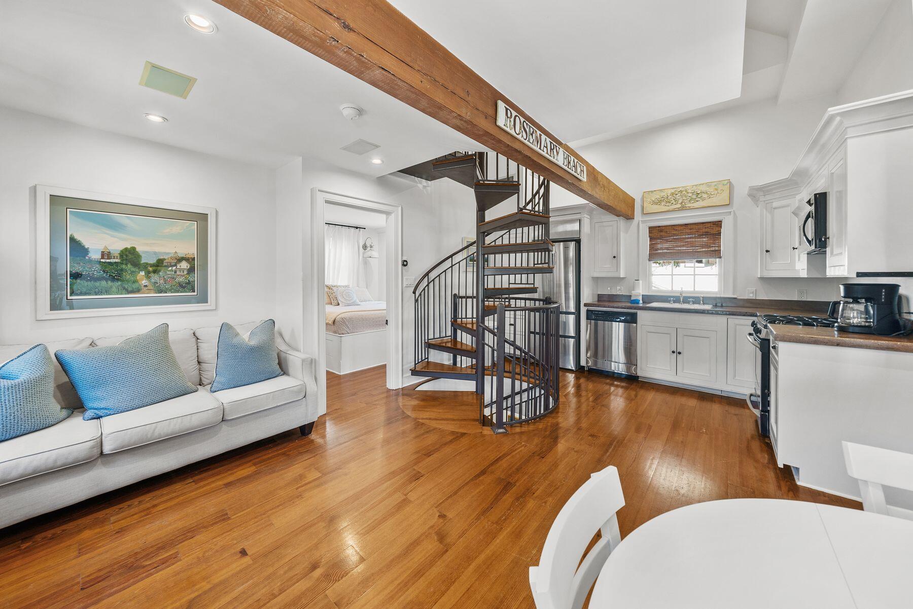 122 W Kingston Road
