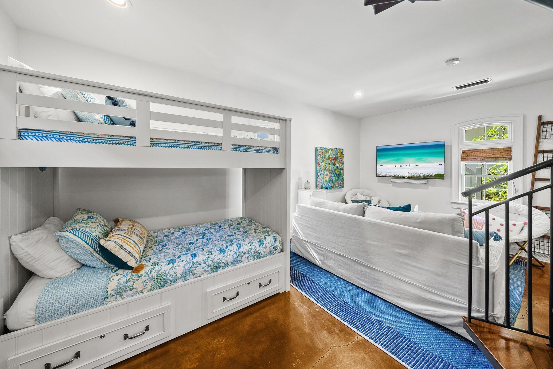 122 W Kingston Road