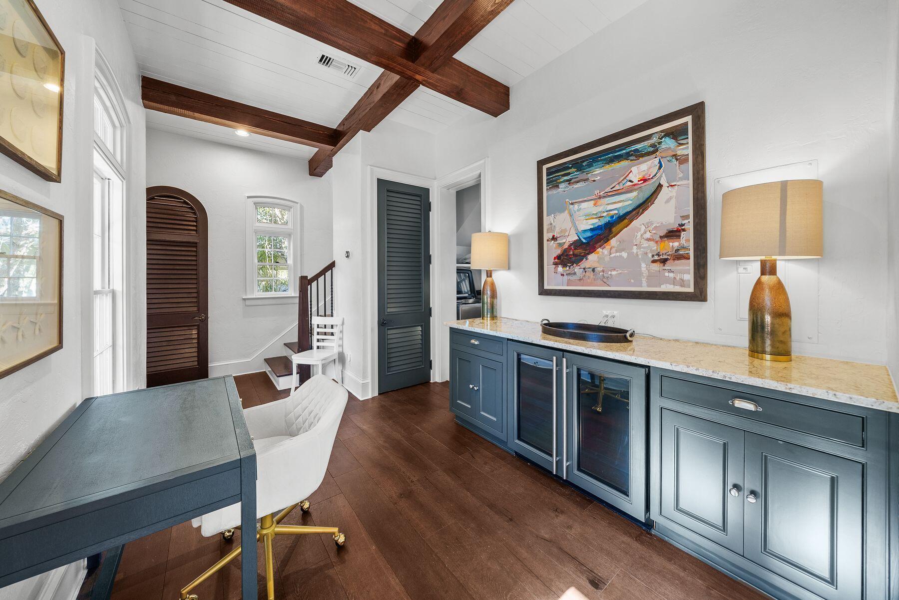 122 W Kingston Road