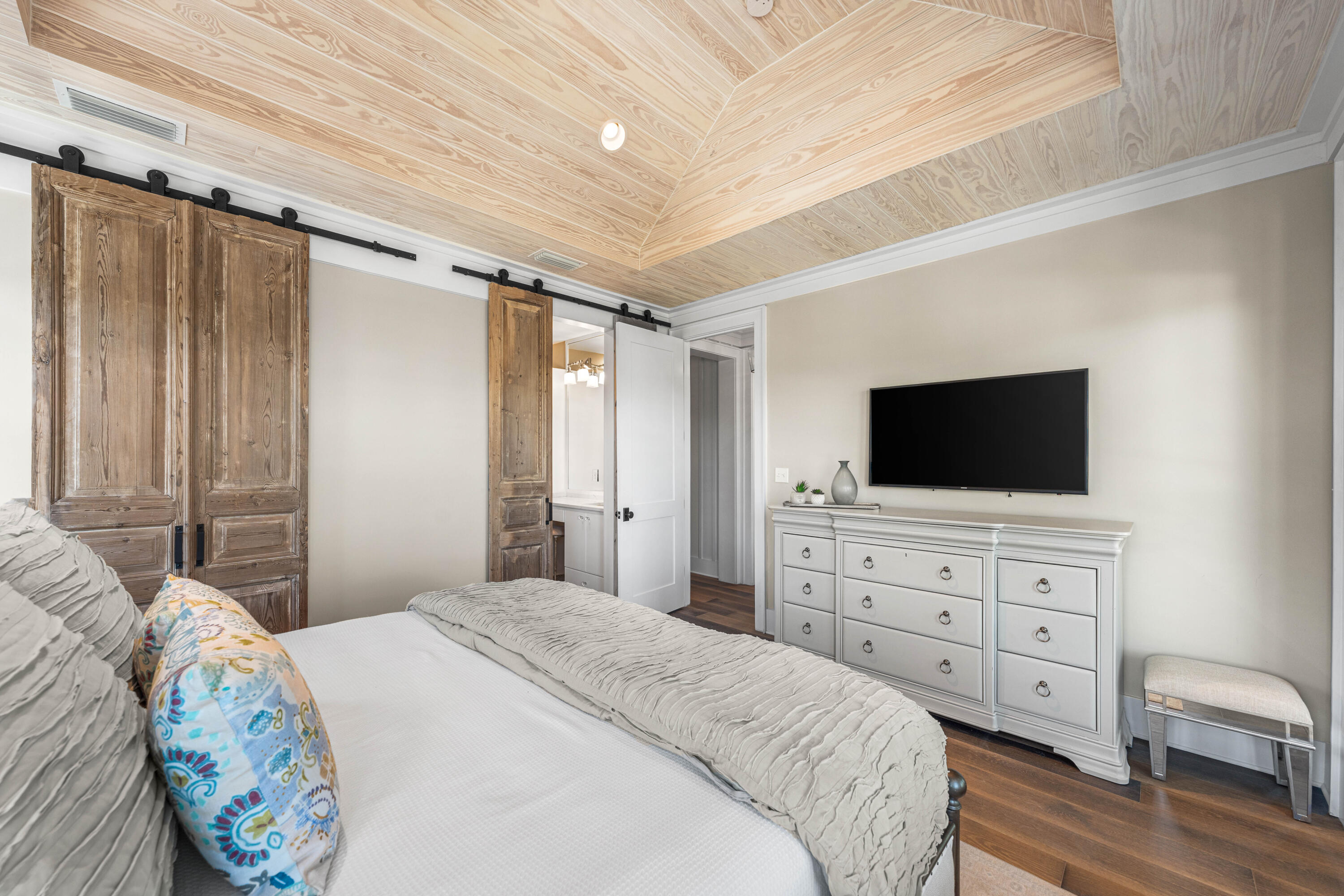 41 Compass Point Way