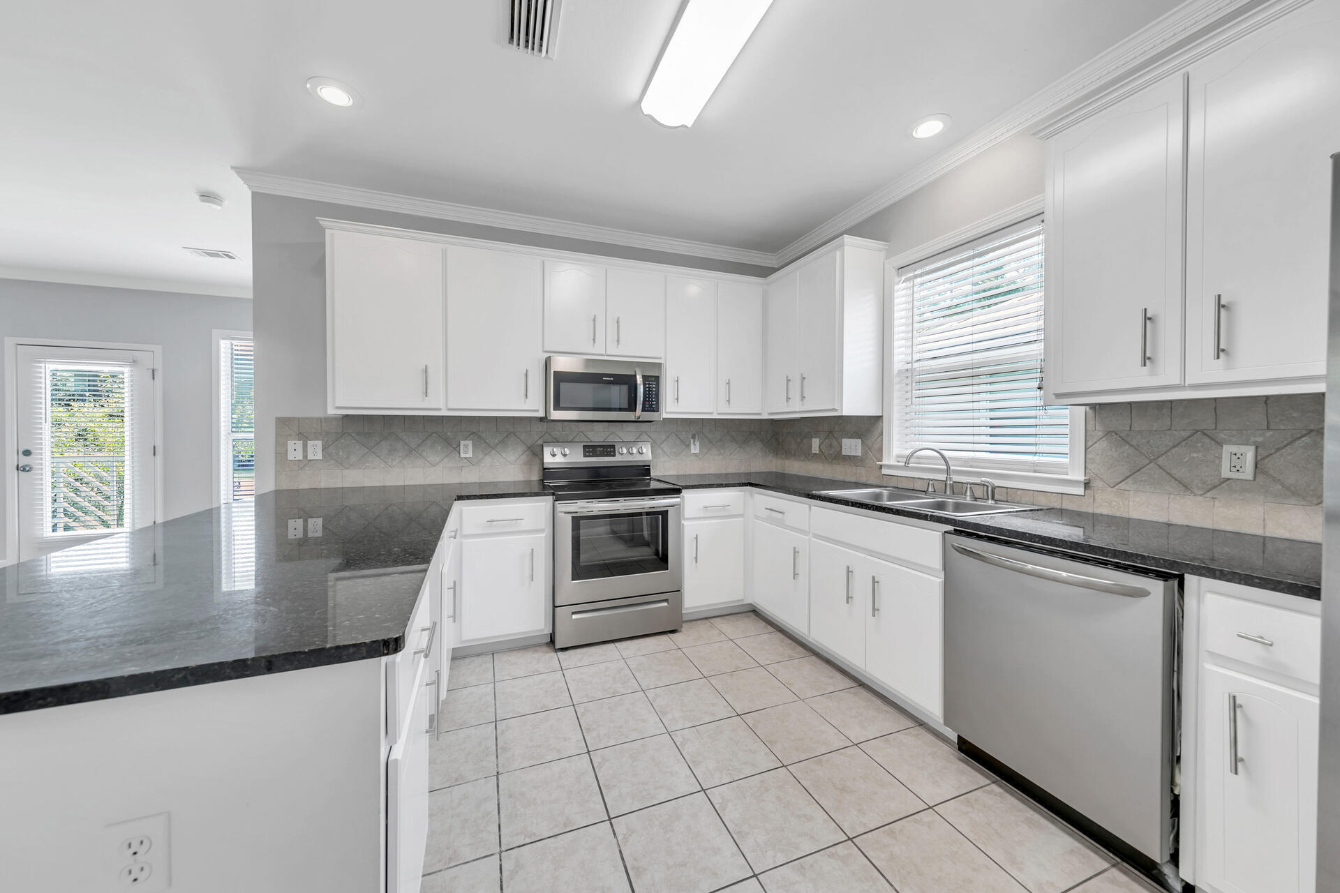 1544 N County Hwy 393