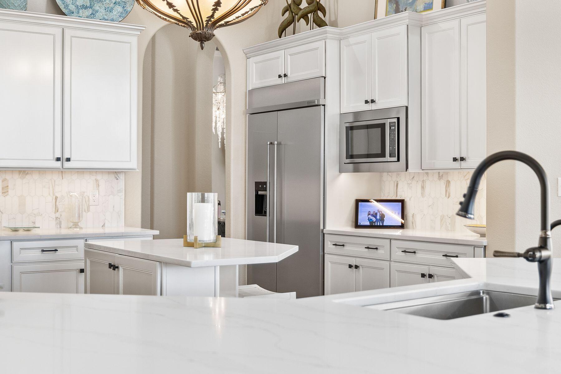 2987 Bay Villas Court