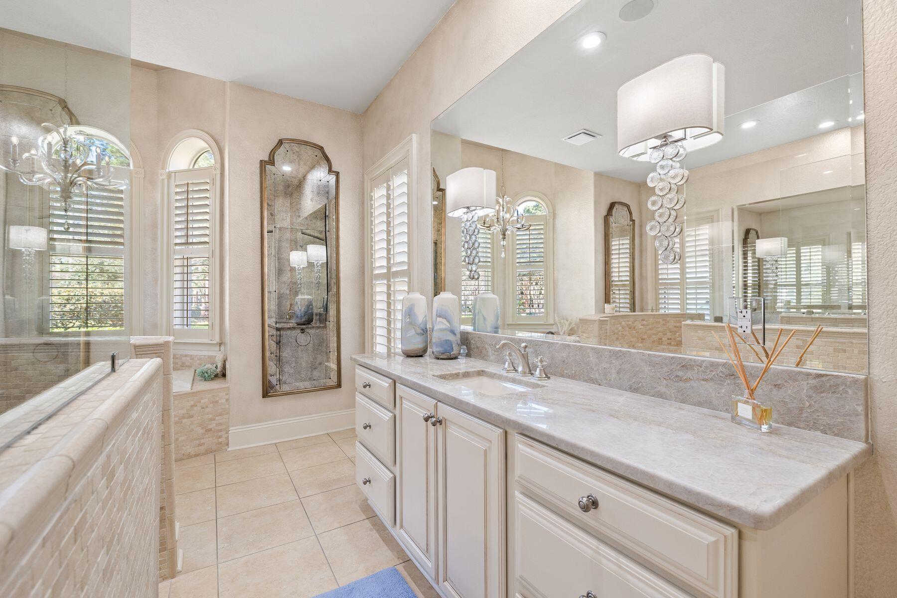 2987 Bay Villas Court