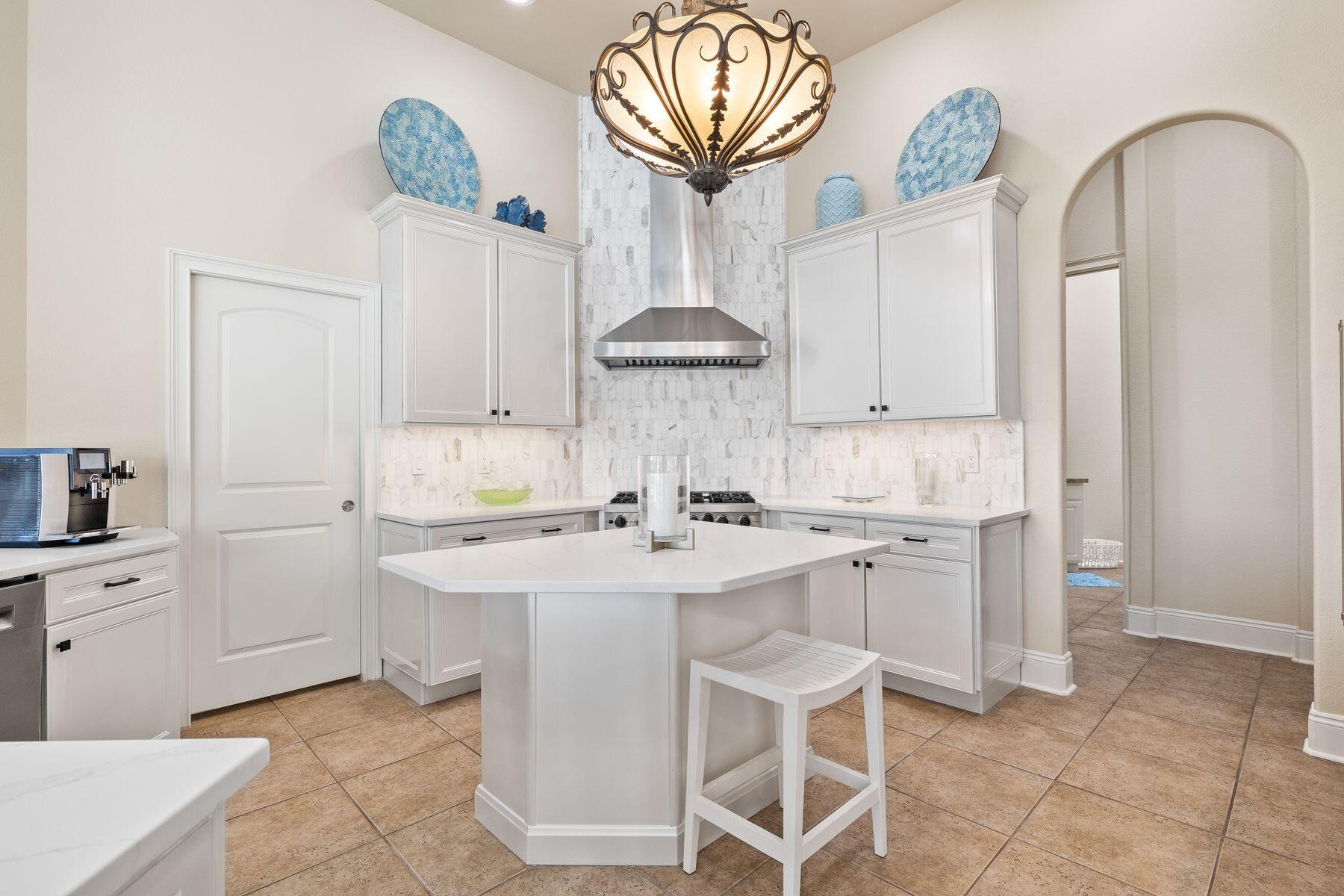 2987 Bay Villas Court