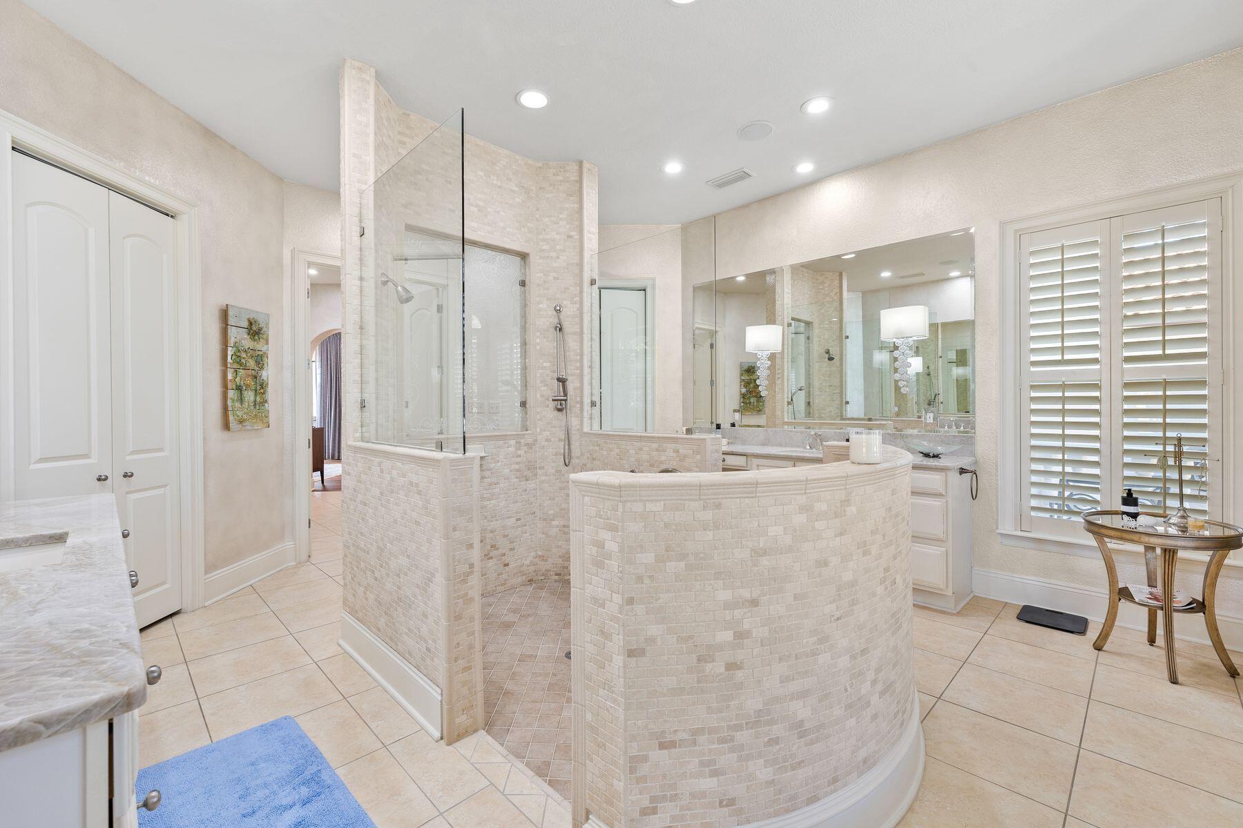 2987 Bay Villas Court