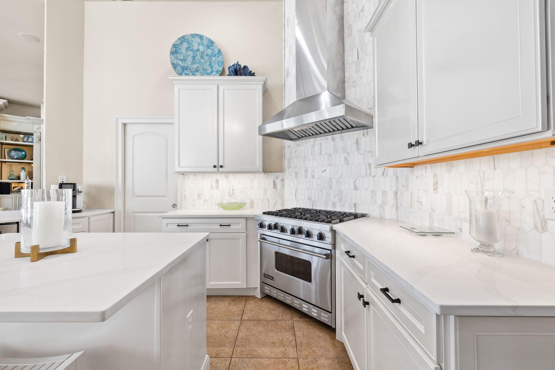 2987 Bay Villas Court