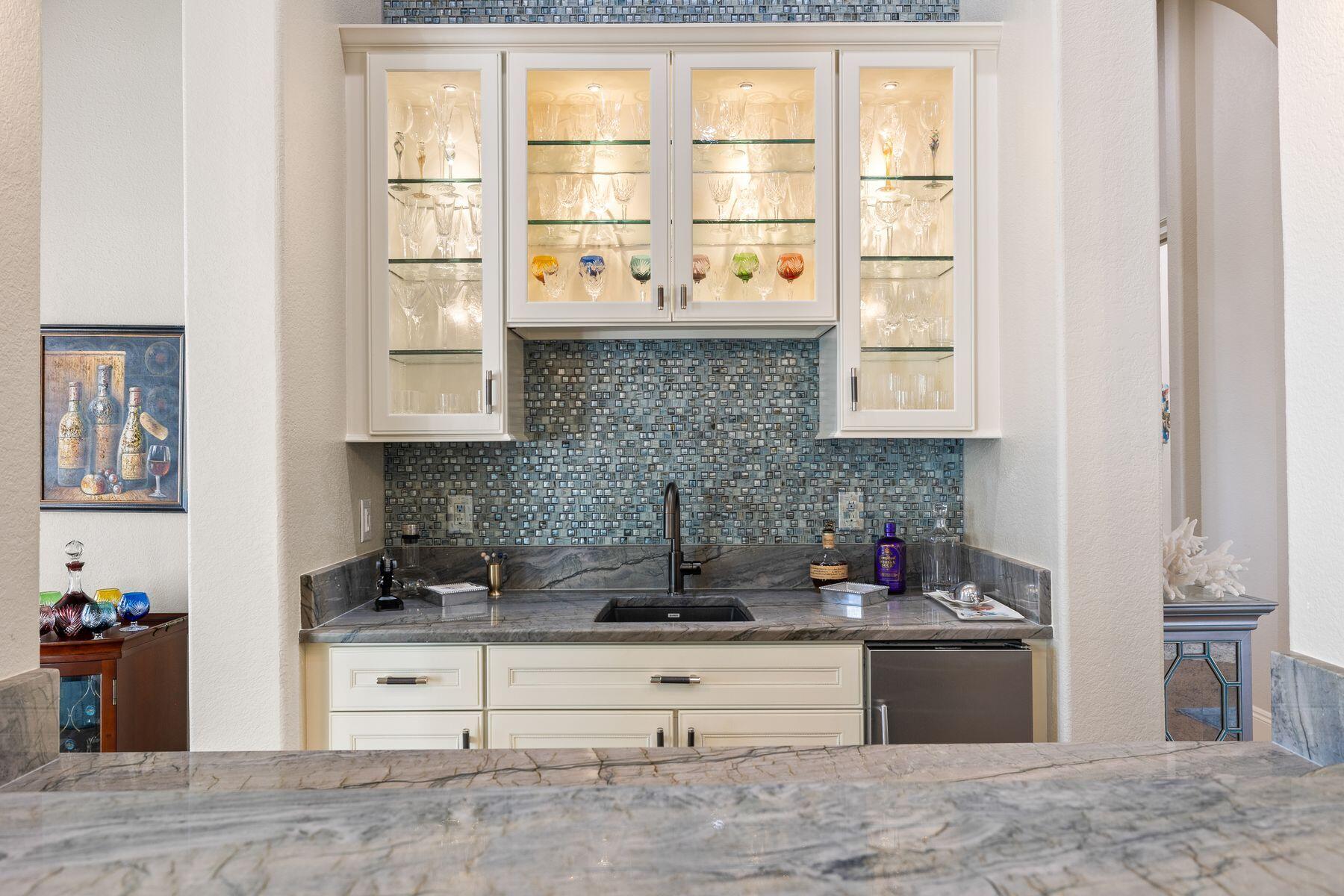 2987 Bay Villas Court