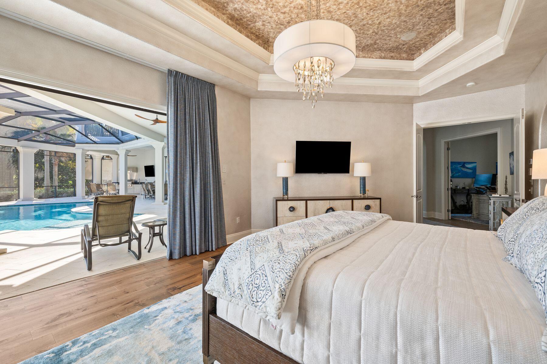 2987 Bay Villas Court