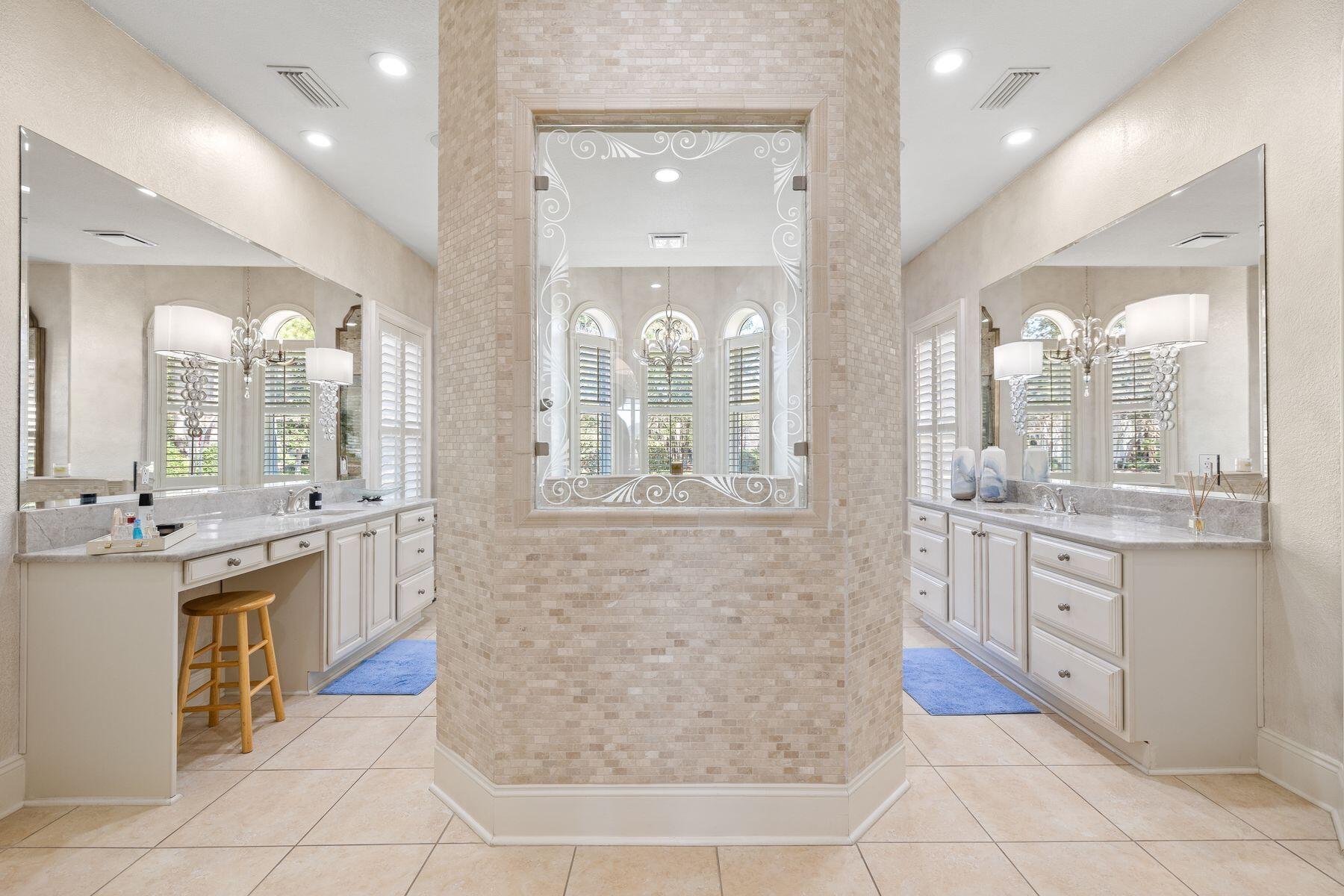 2987 Bay Villas Court