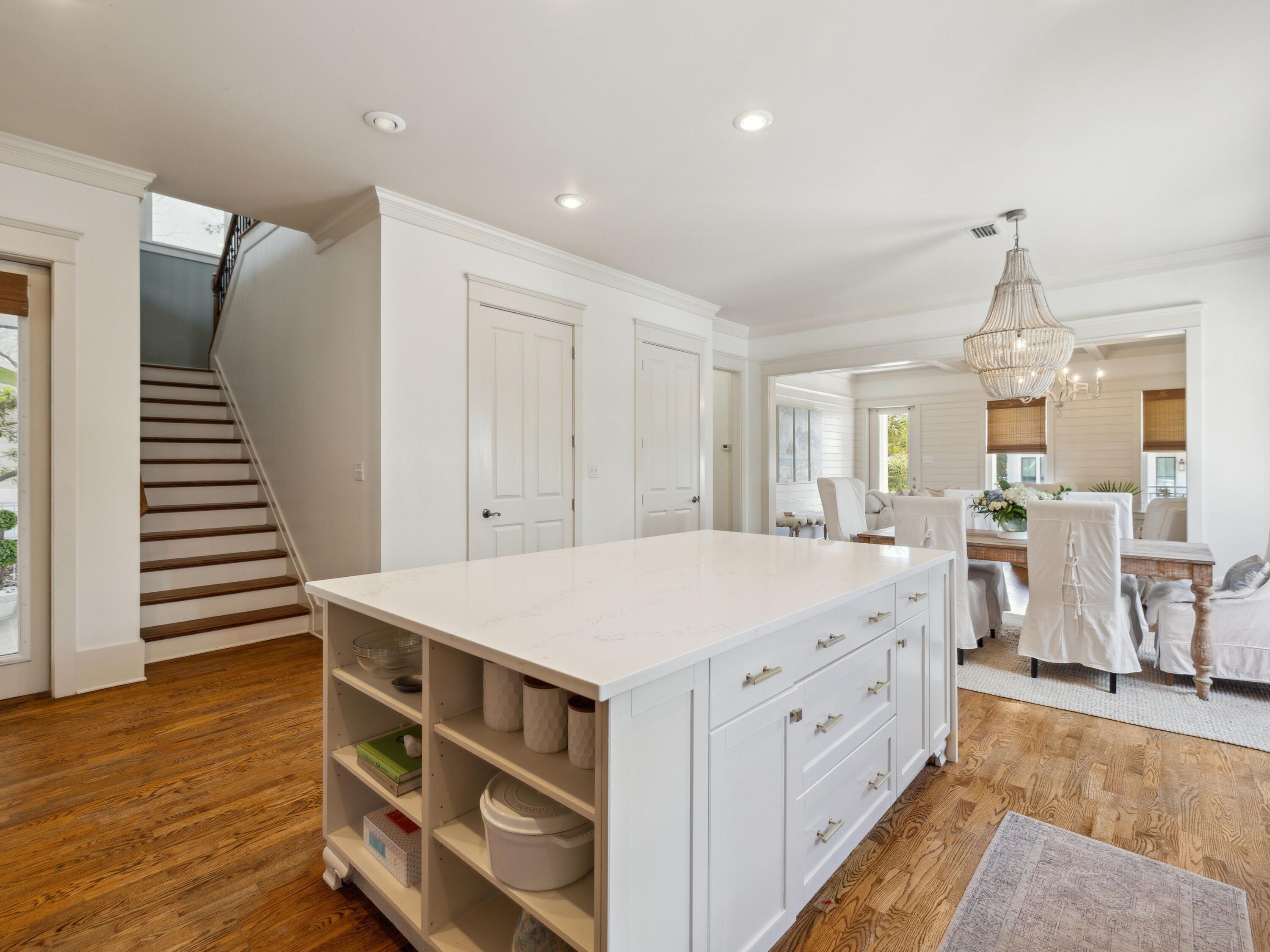 38 White Cliffs Boulevard