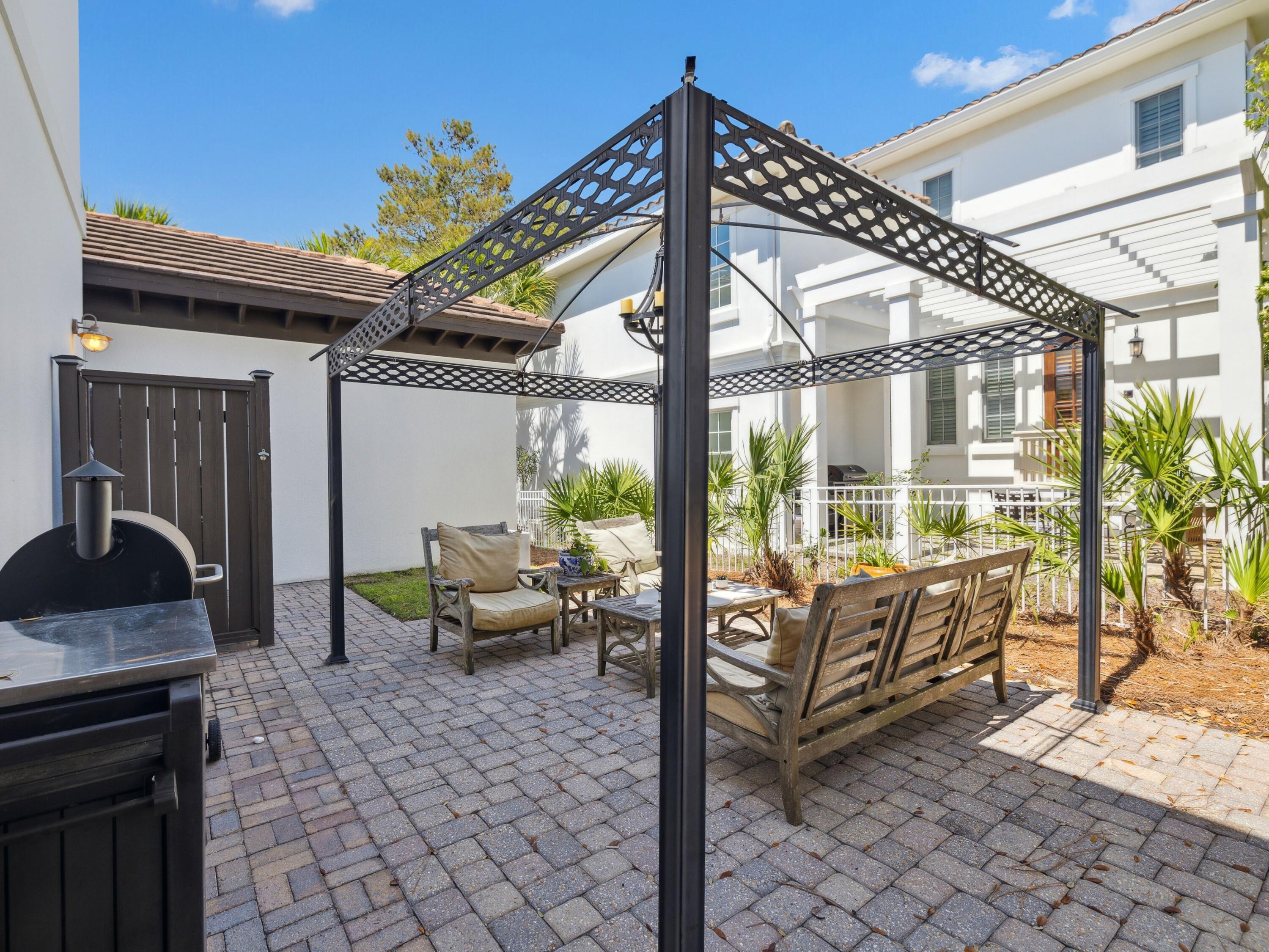 38 White Cliffs Boulevard
