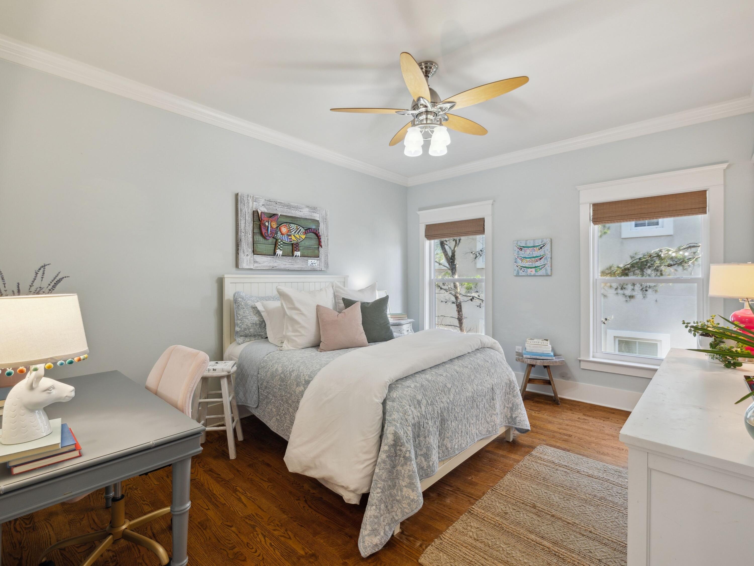 38 White Cliffs Boulevard