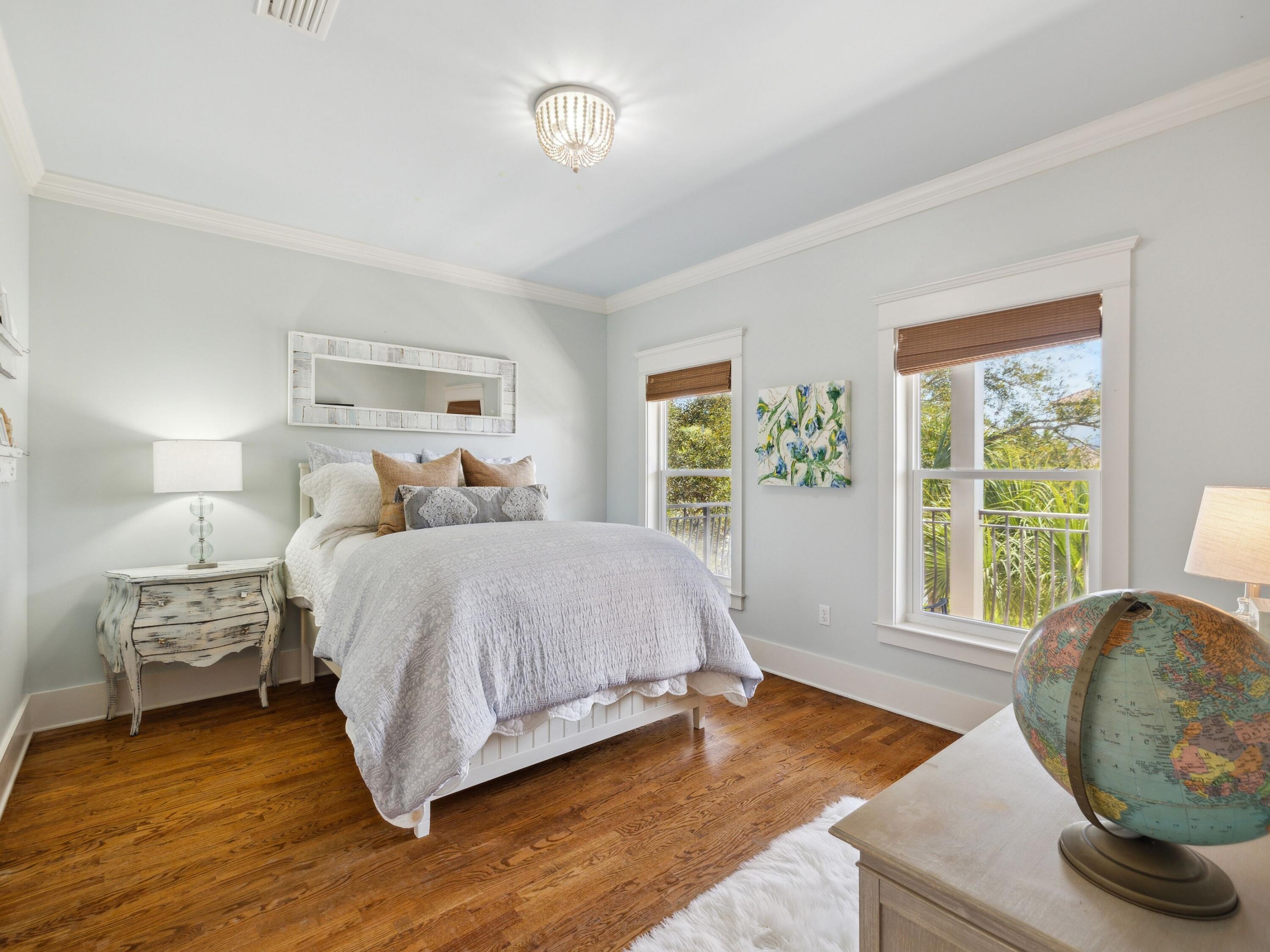 38 White Cliffs Boulevard