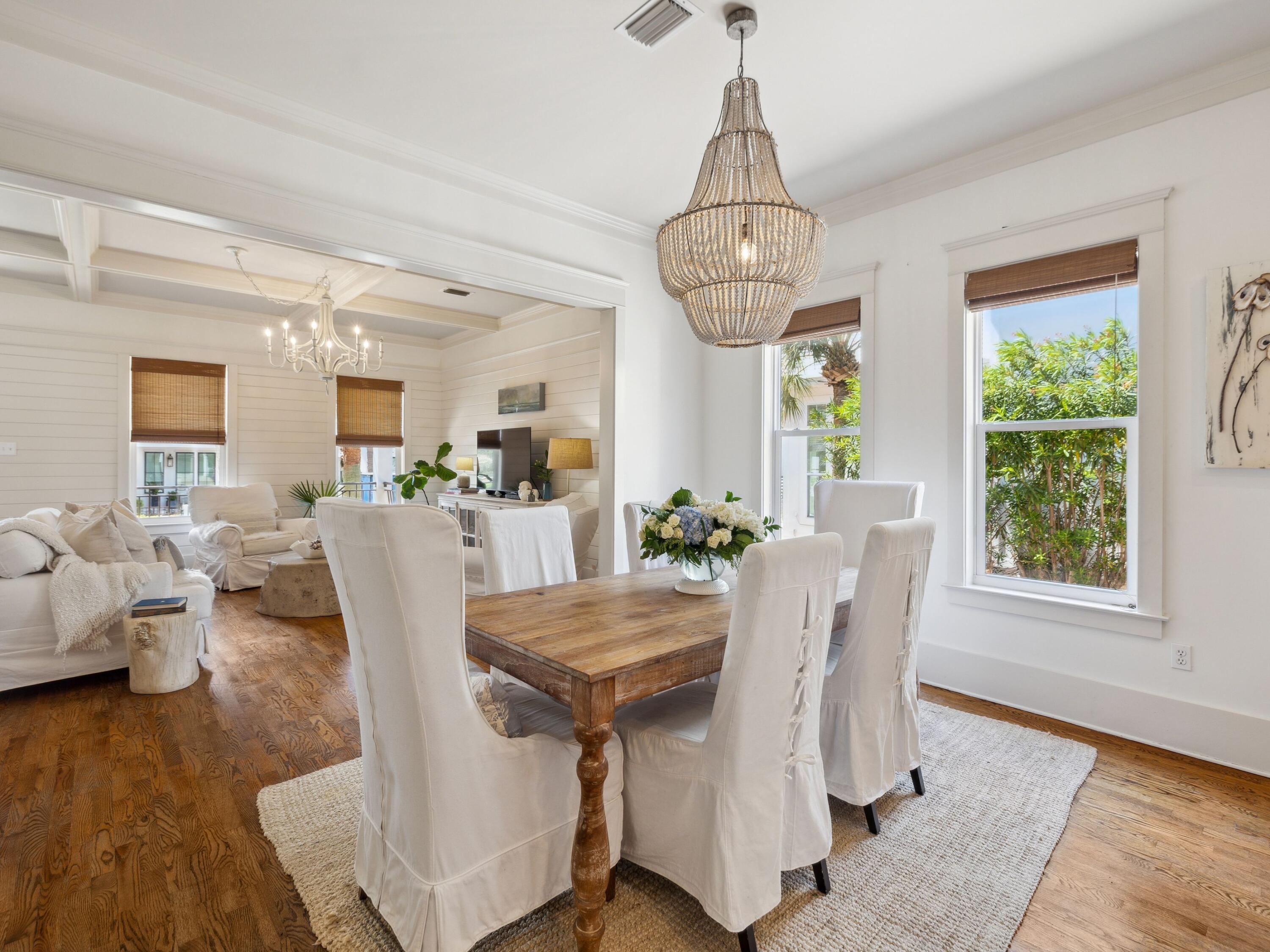 38 White Cliffs Boulevard