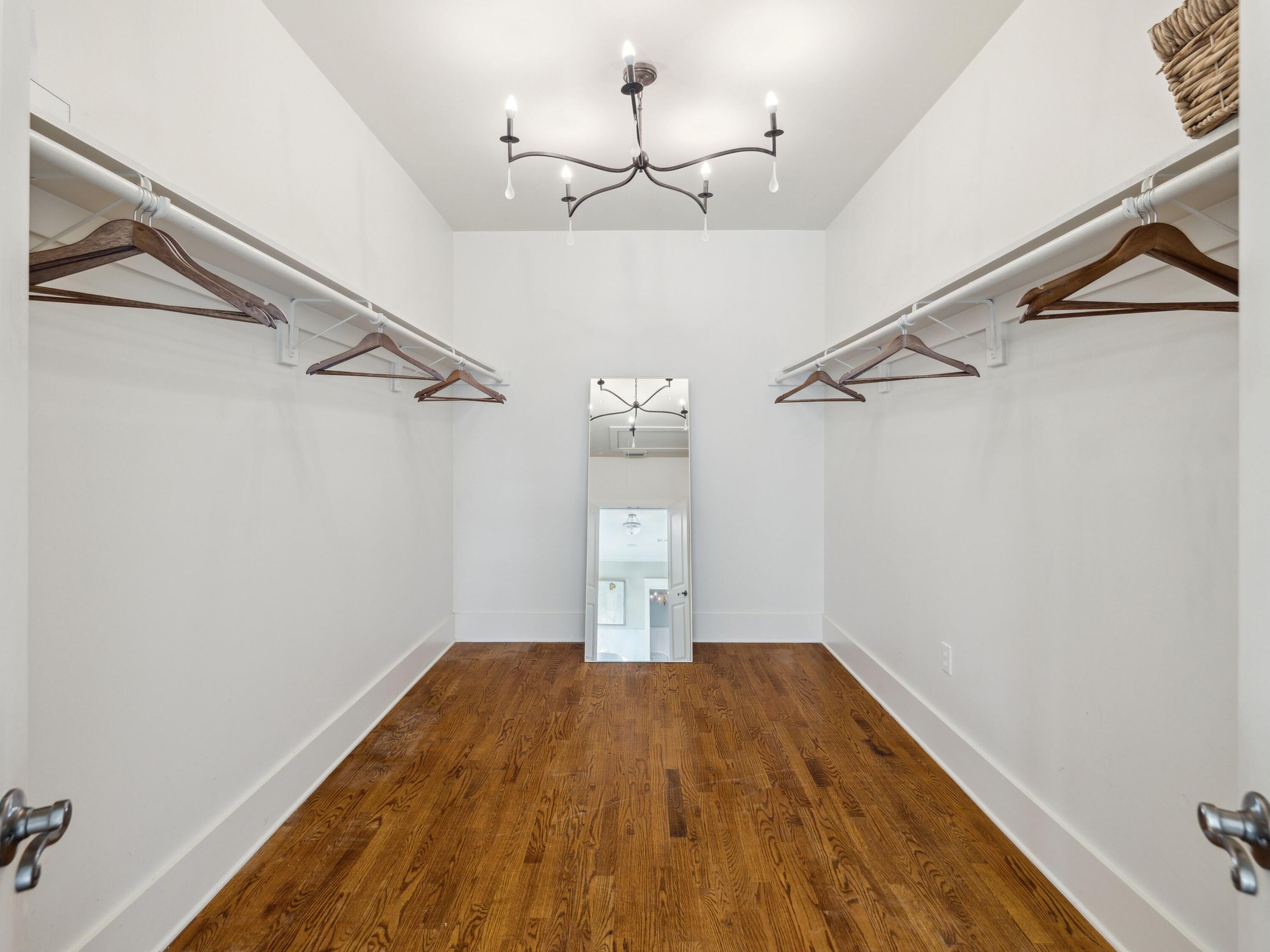 38 White Cliffs Boulevard