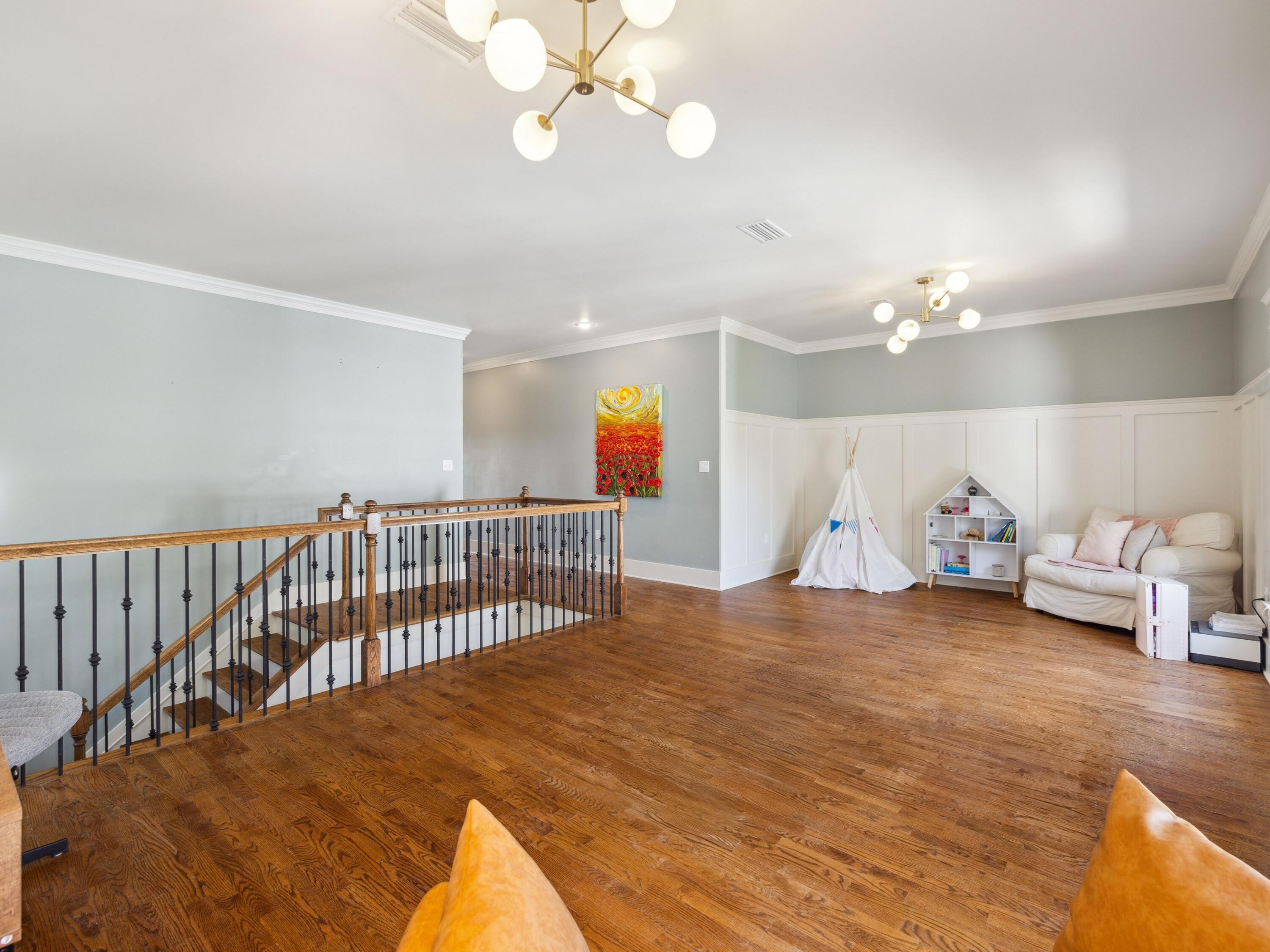 38 White Cliffs Boulevard