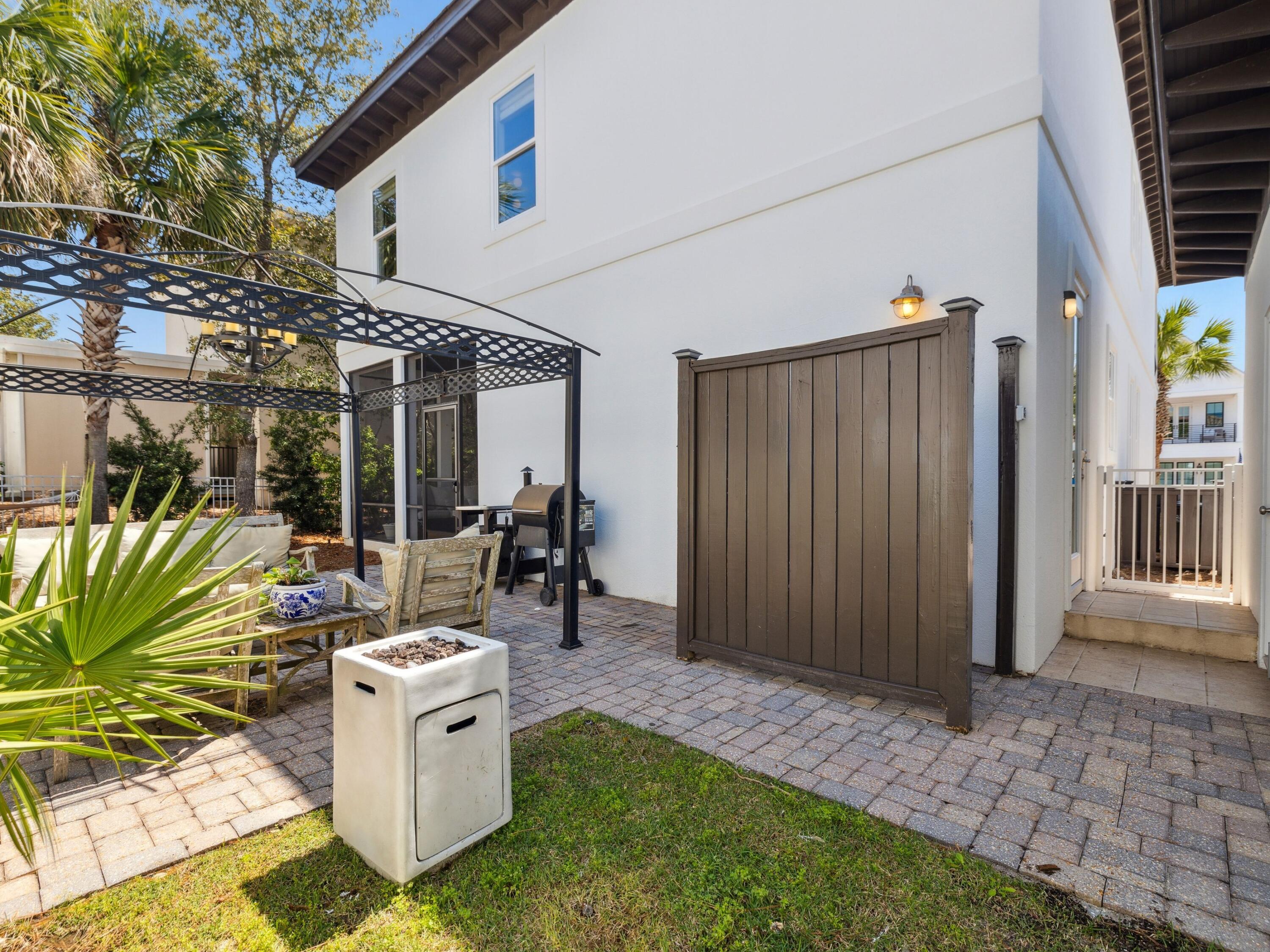 38 White Cliffs Boulevard