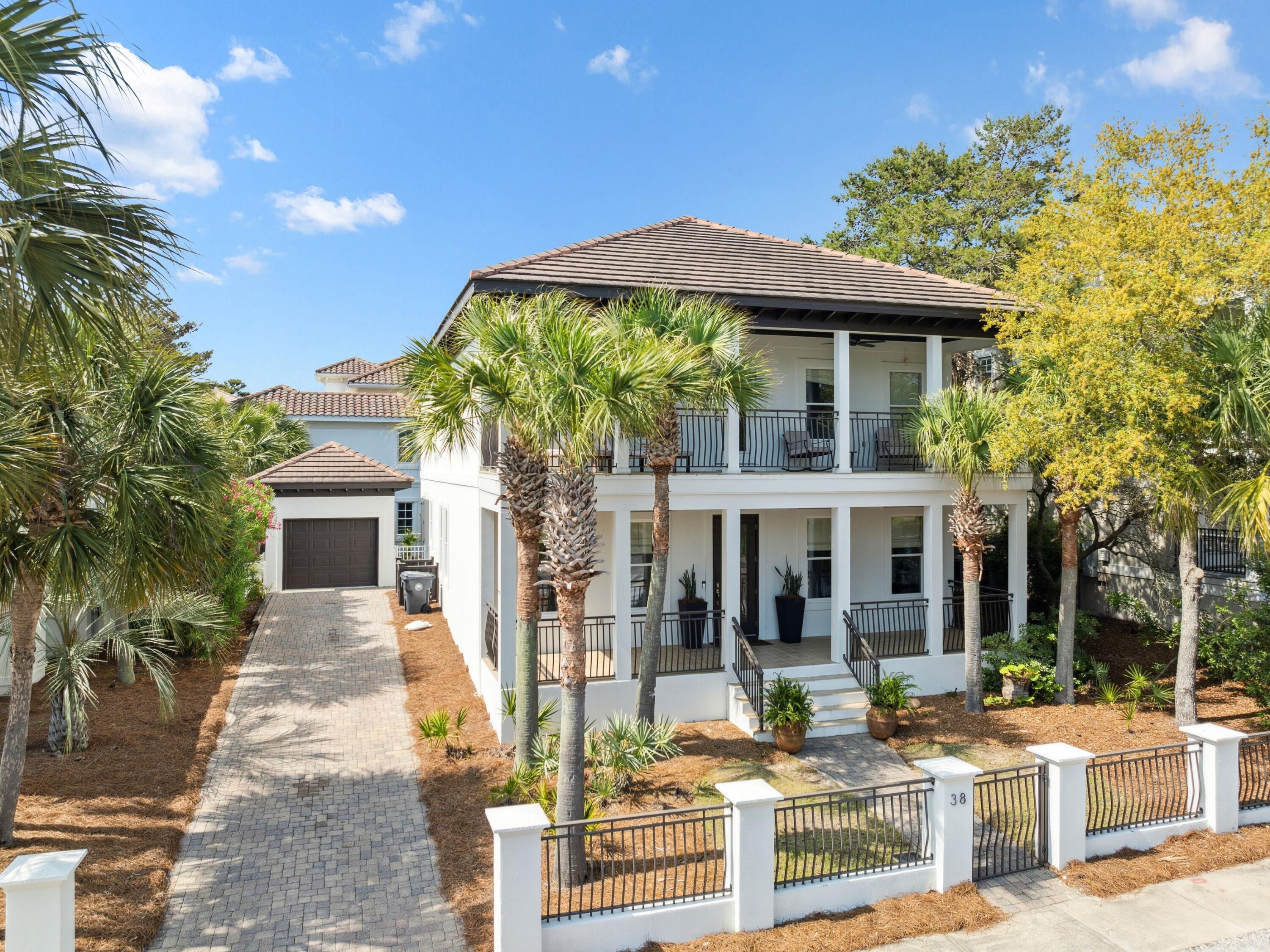 38 White Cliffs Boulevard