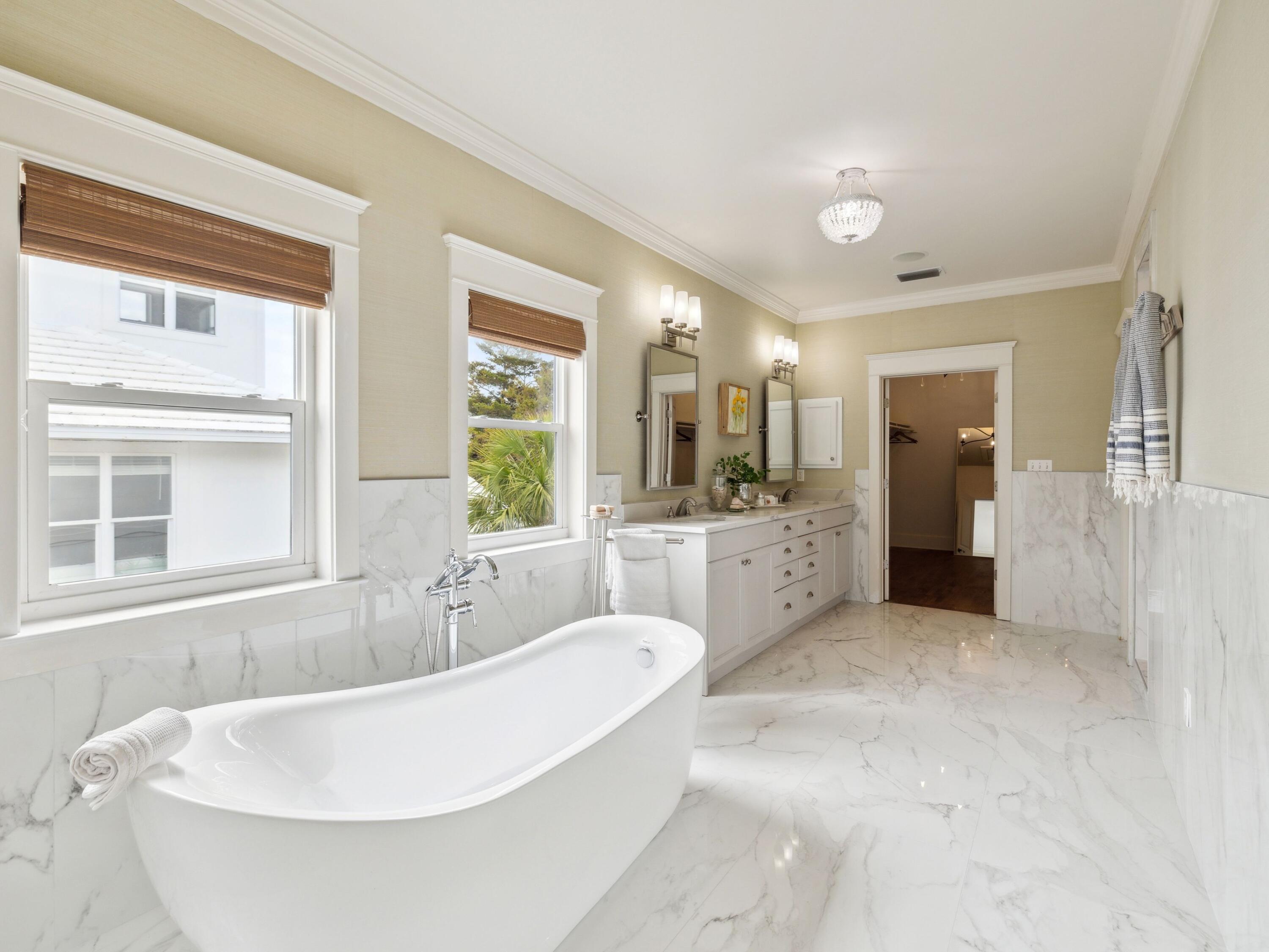 38 White Cliffs Boulevard