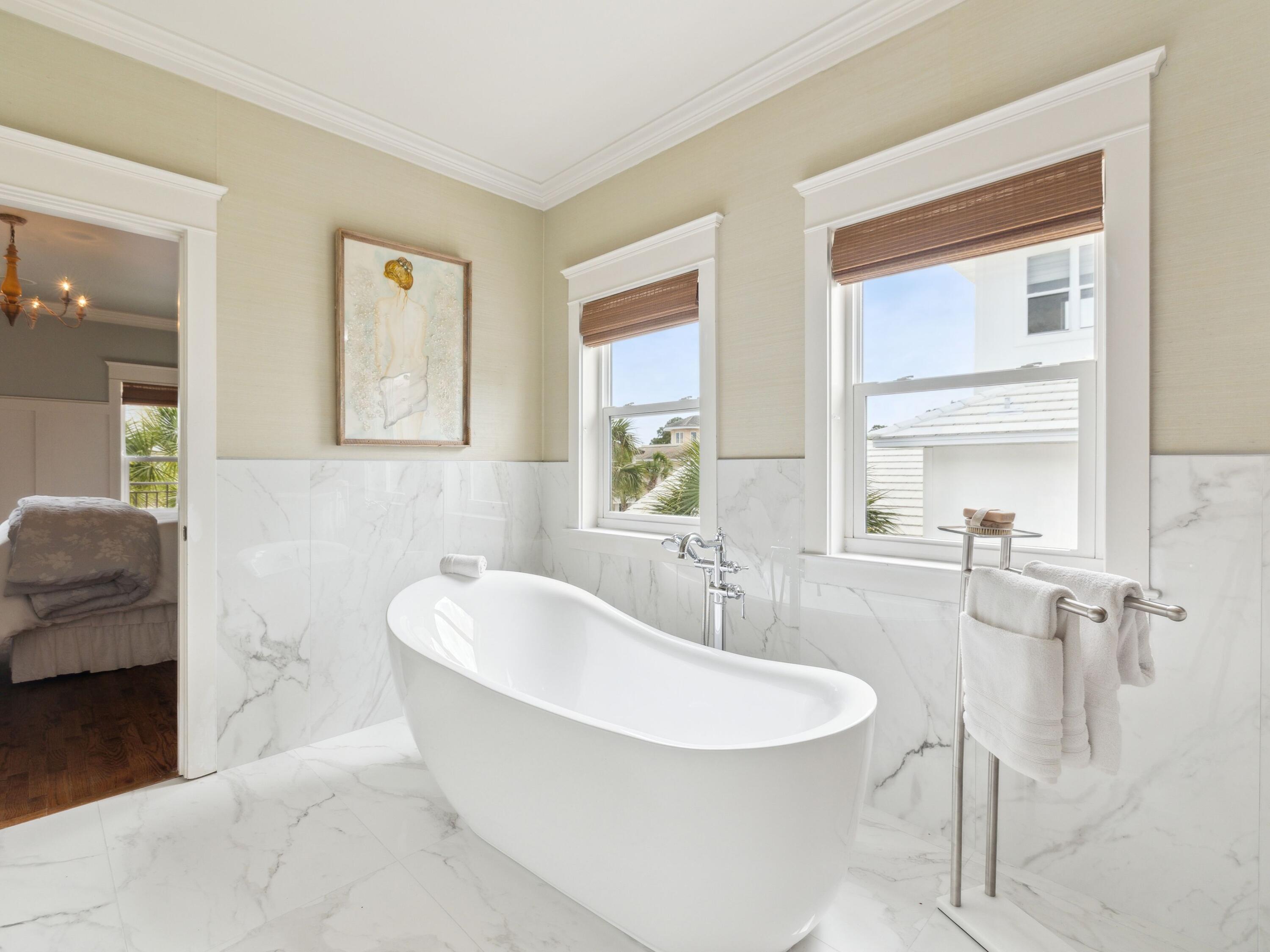 38 White Cliffs Boulevard