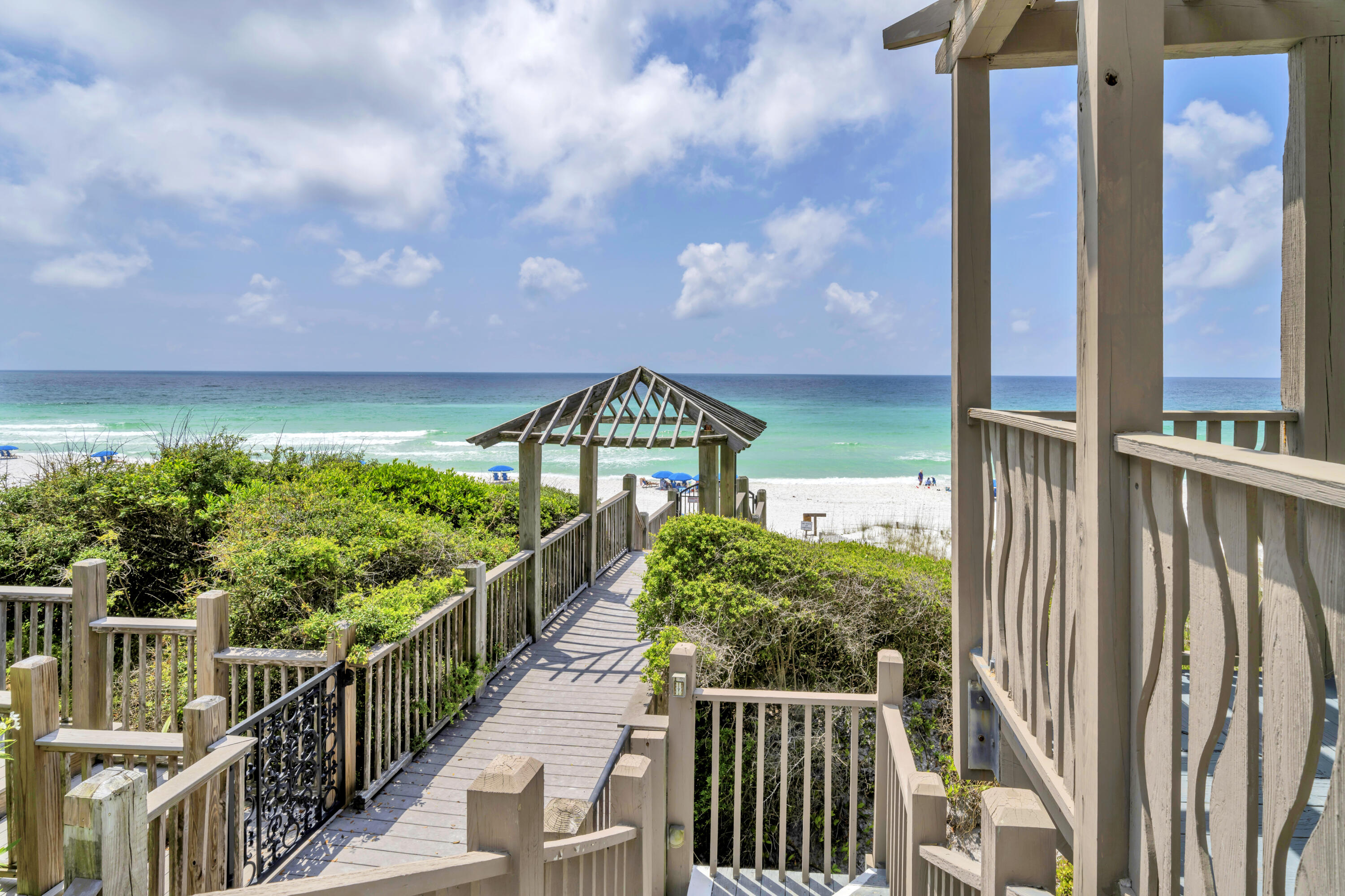 5055 W County Hwy 30A 1016