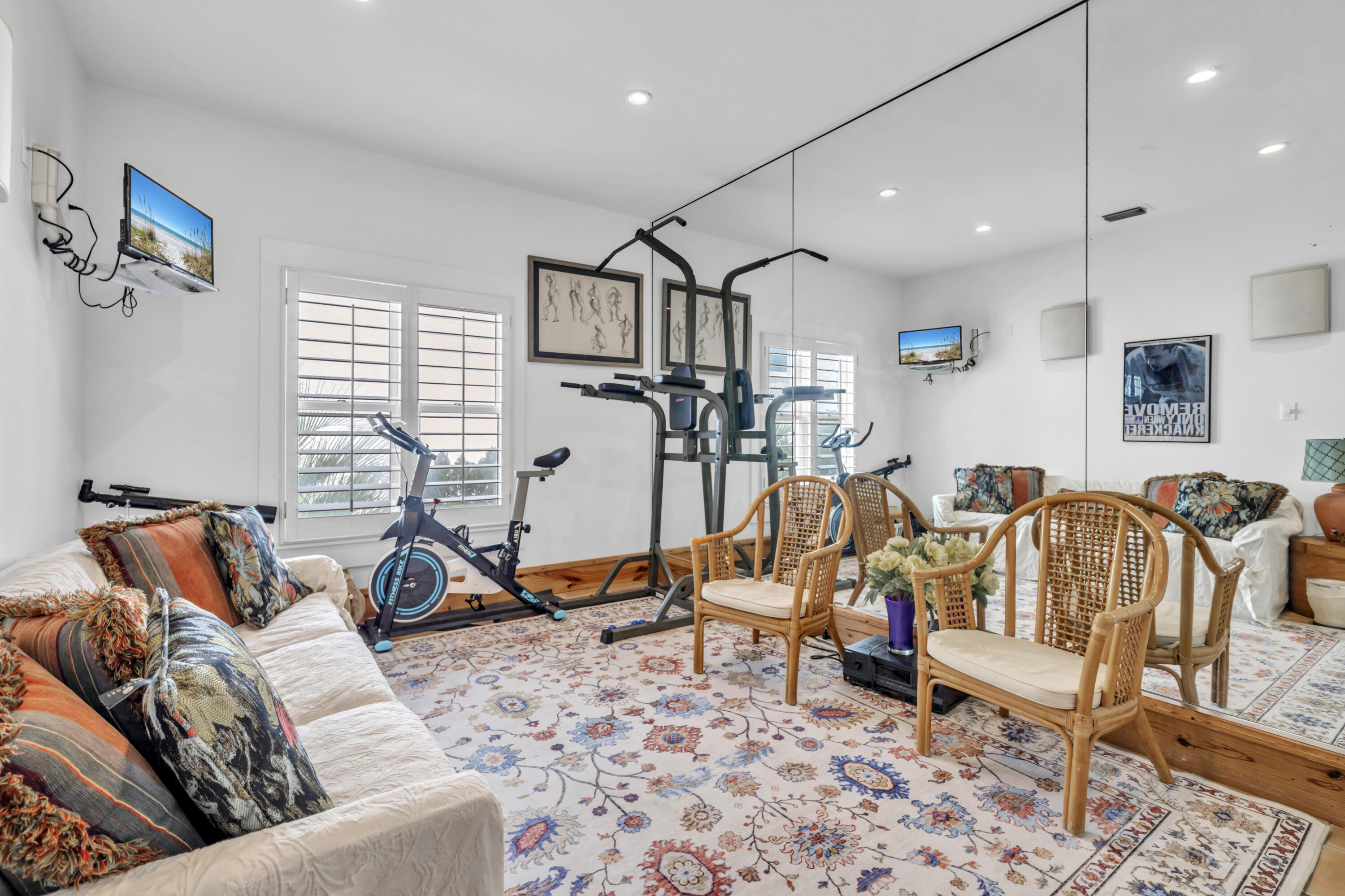 5055 W County Hwy 30A 1016