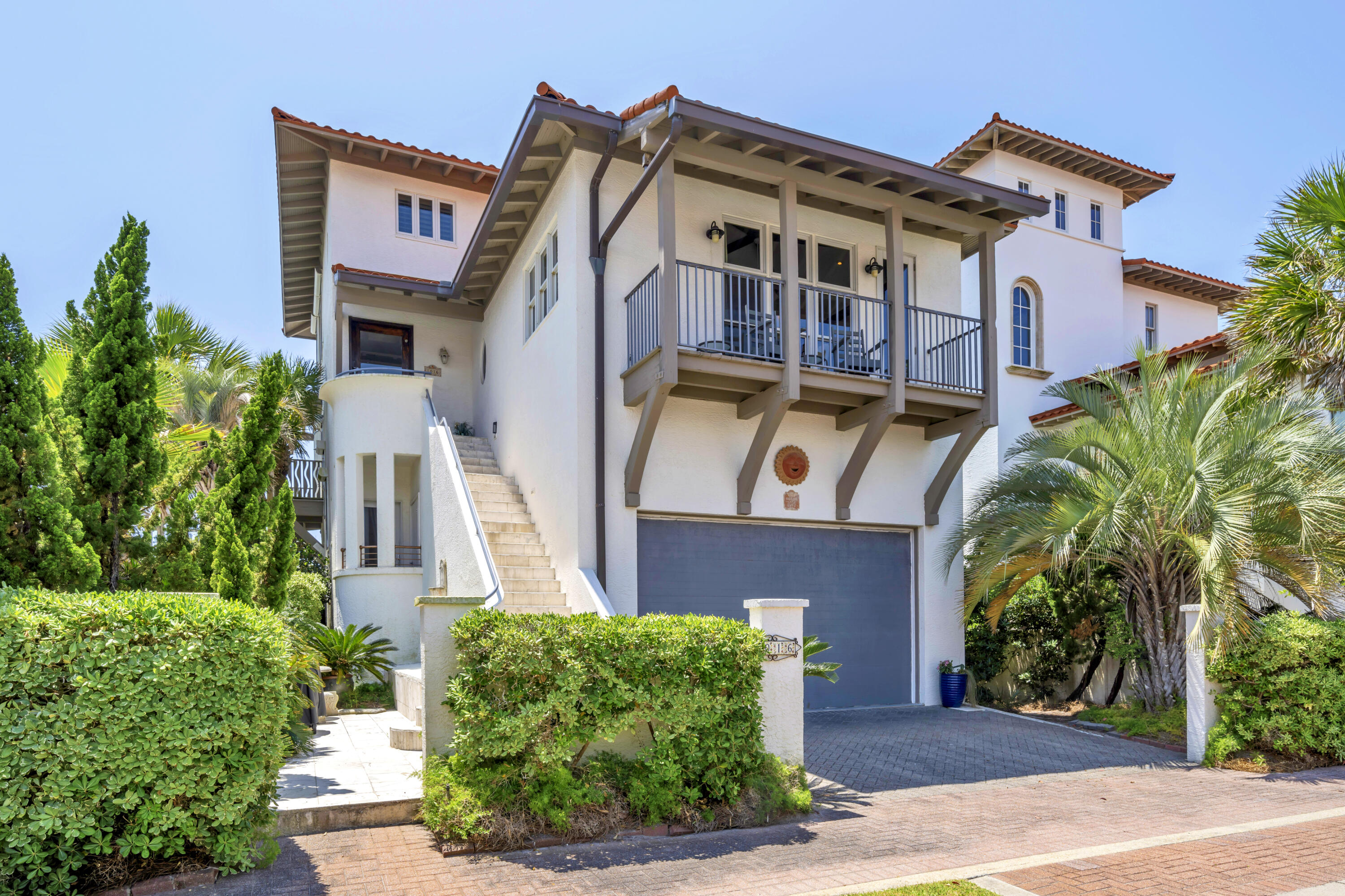 5055 W County Hwy 30A 1016