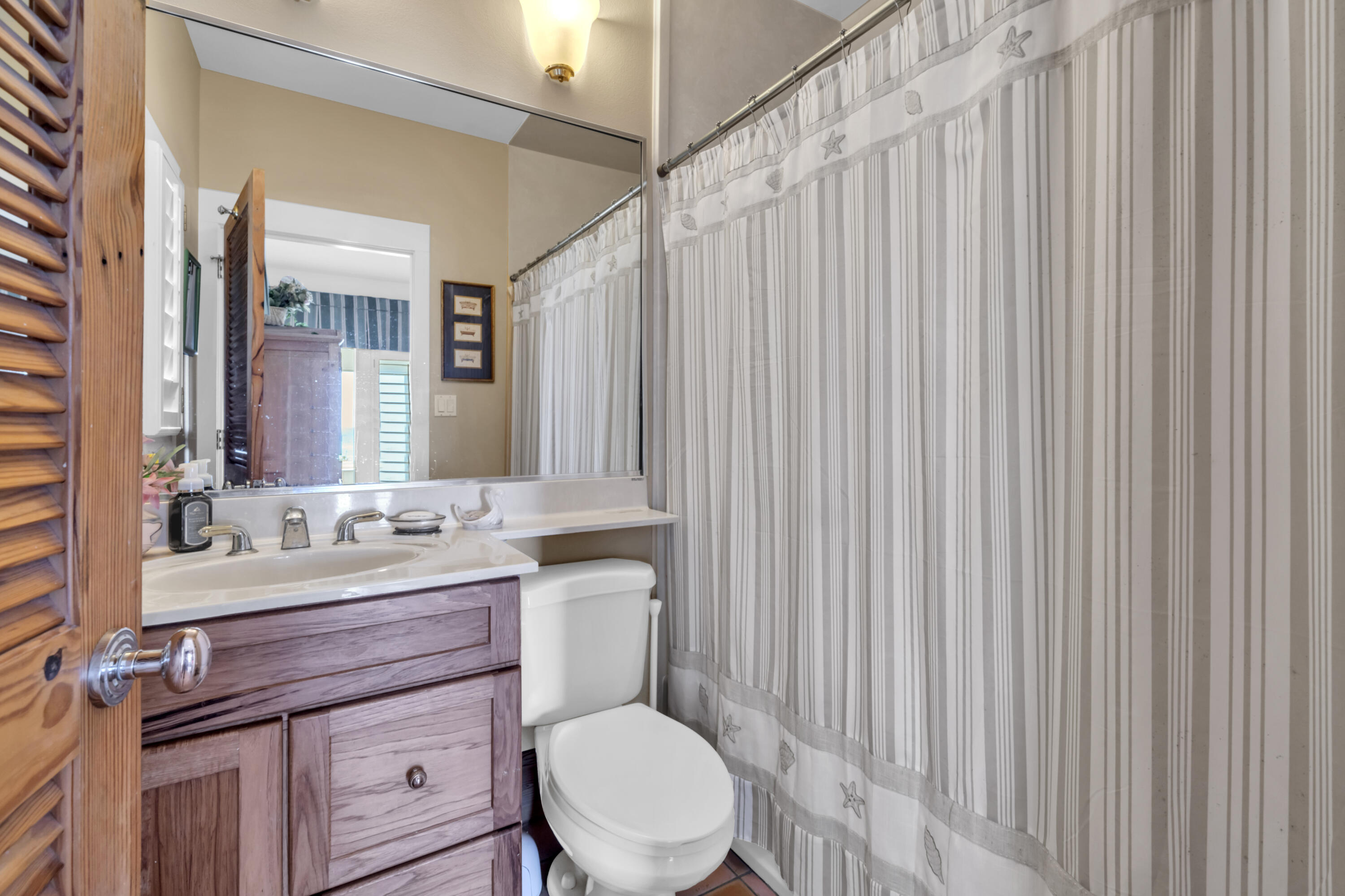 5055 W County Hwy 30A 1016