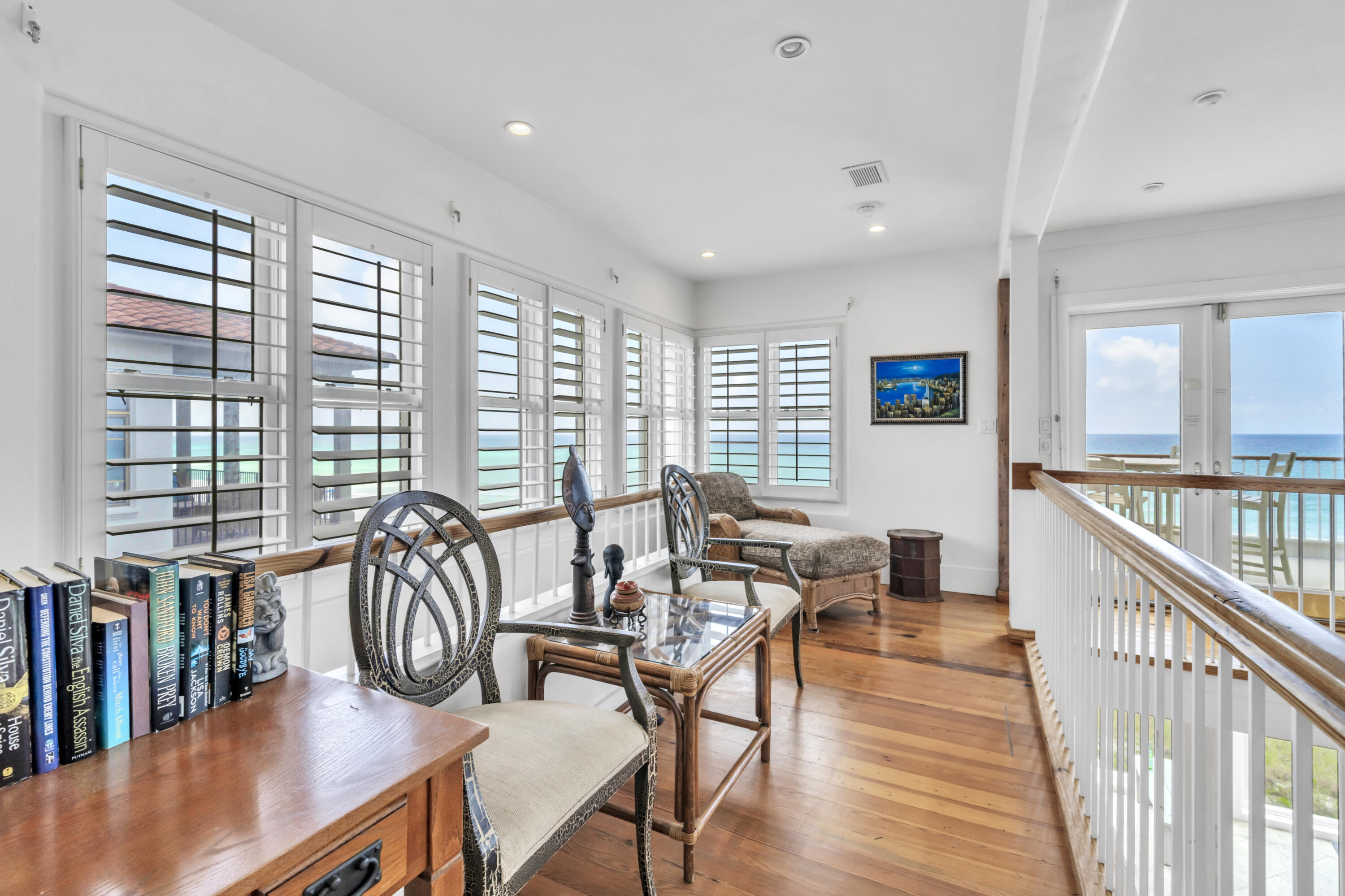 5055 W County Hwy 30A 1016