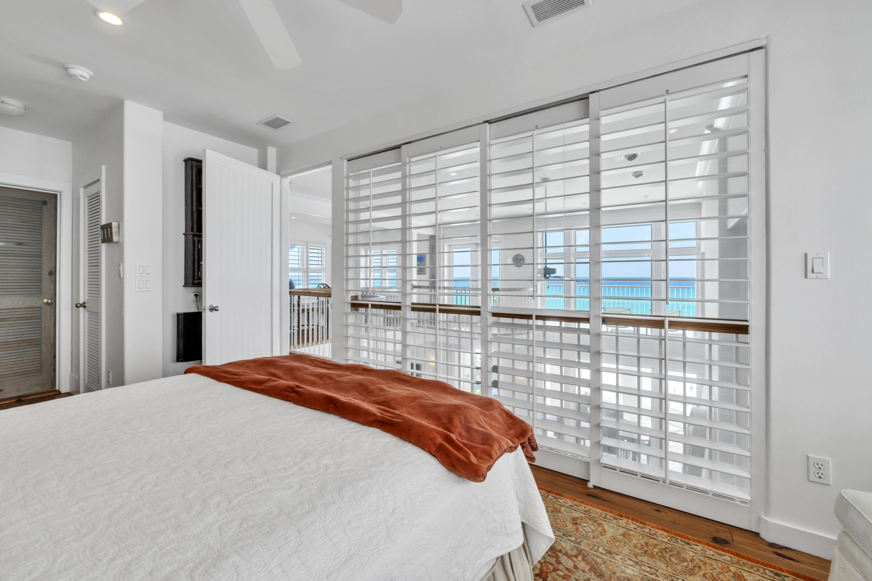 5055 W County Hwy 30A 1016