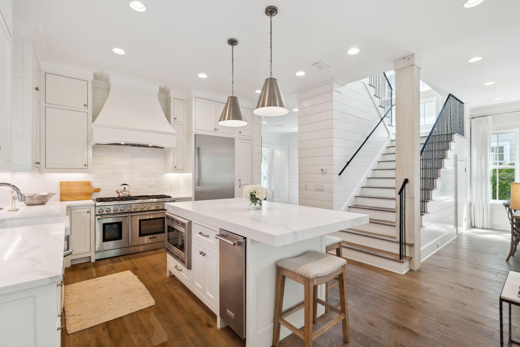 17 Compass Point Way