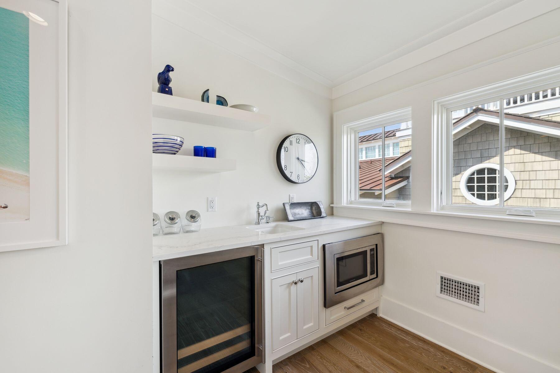 17 Compass Point Way