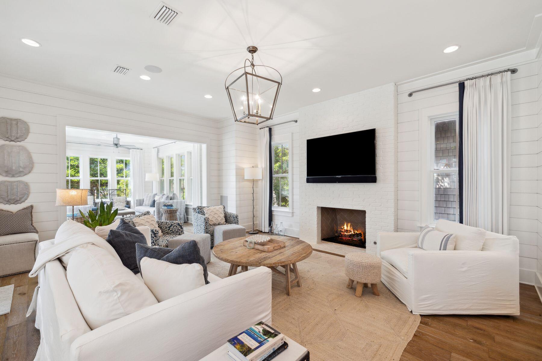 17 Compass Point Way